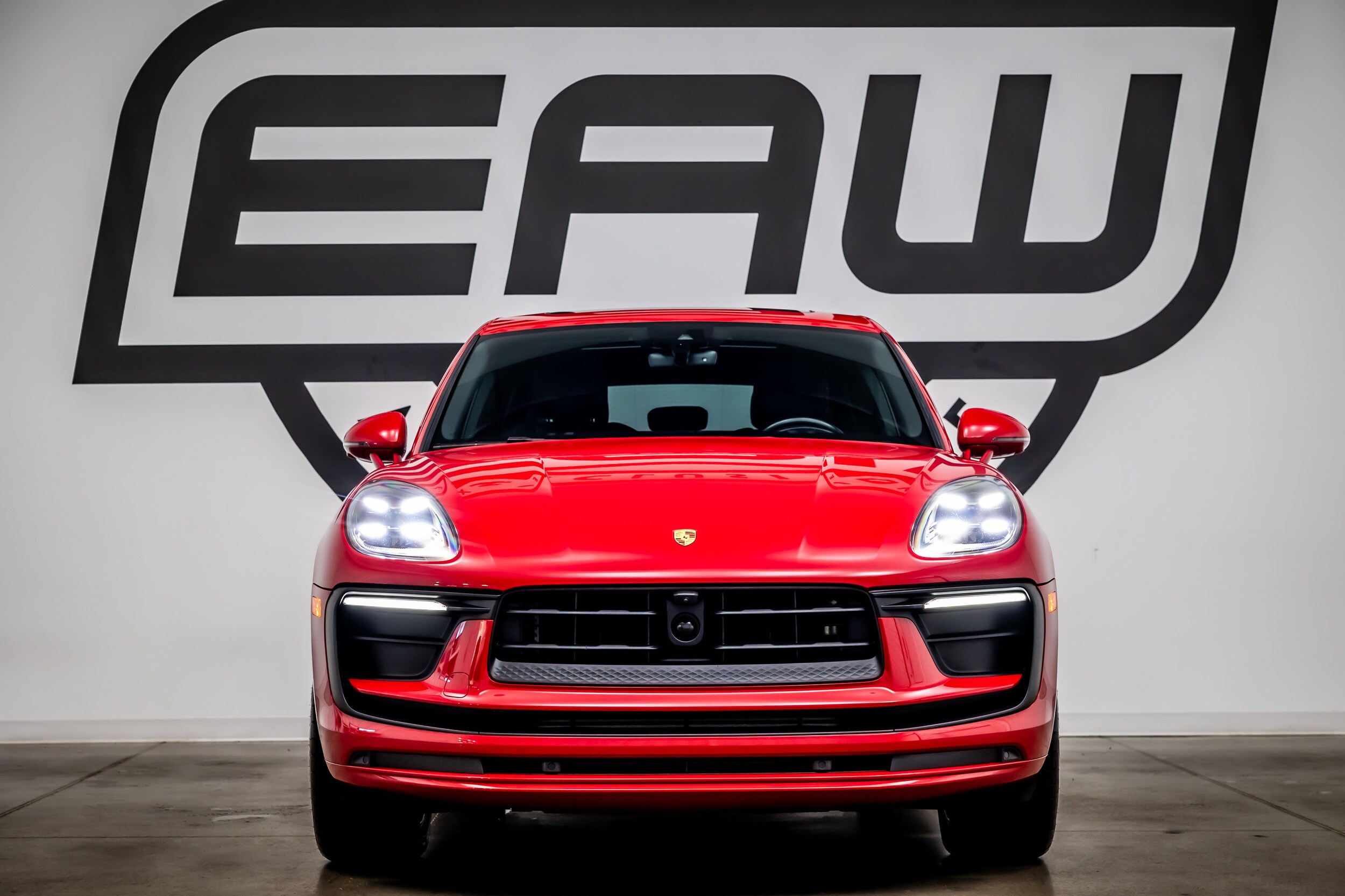 2023 Porsche Macan Base photo 3