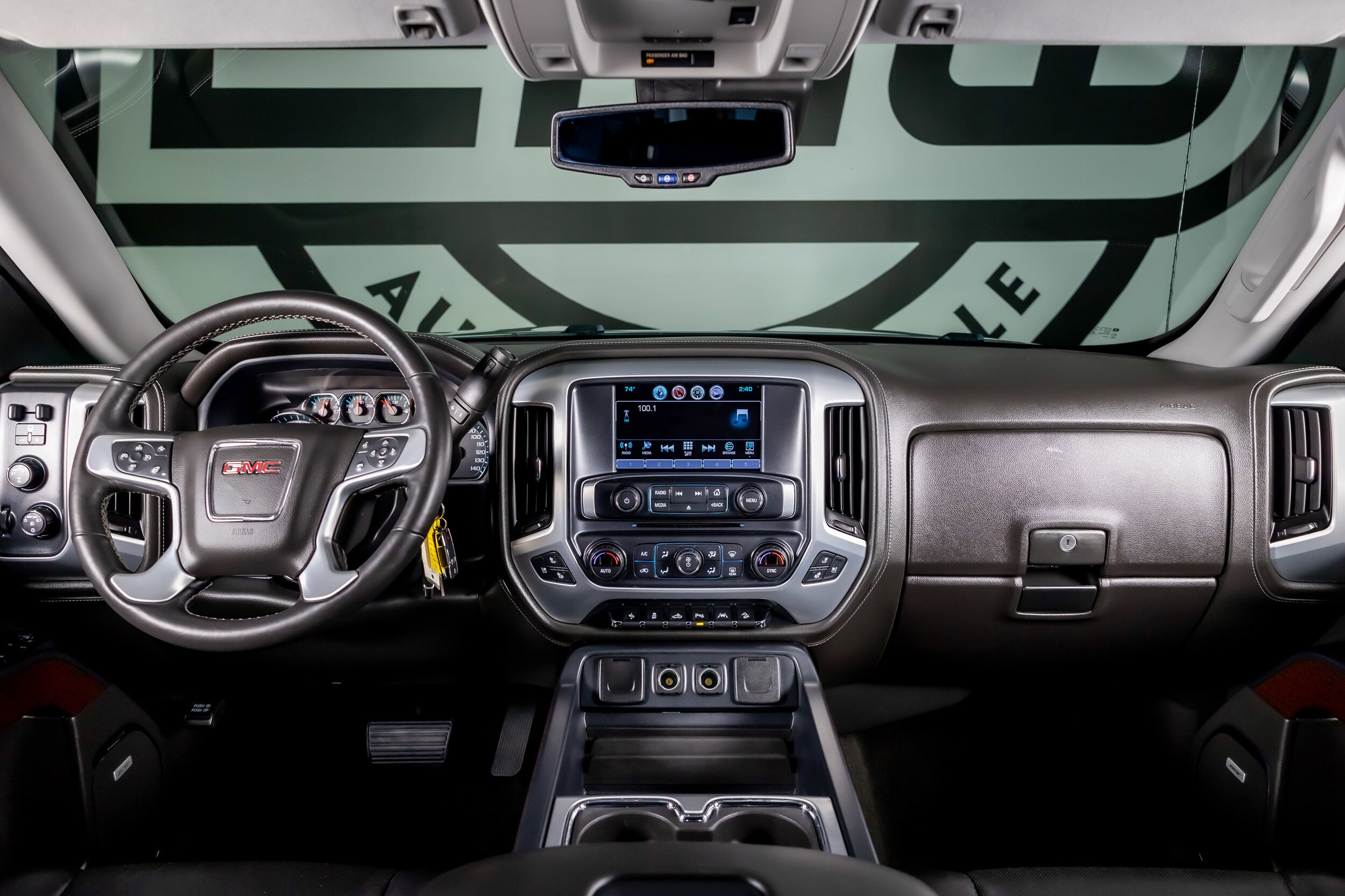 2017 Gmc Sierra 1500 SLT photo 2