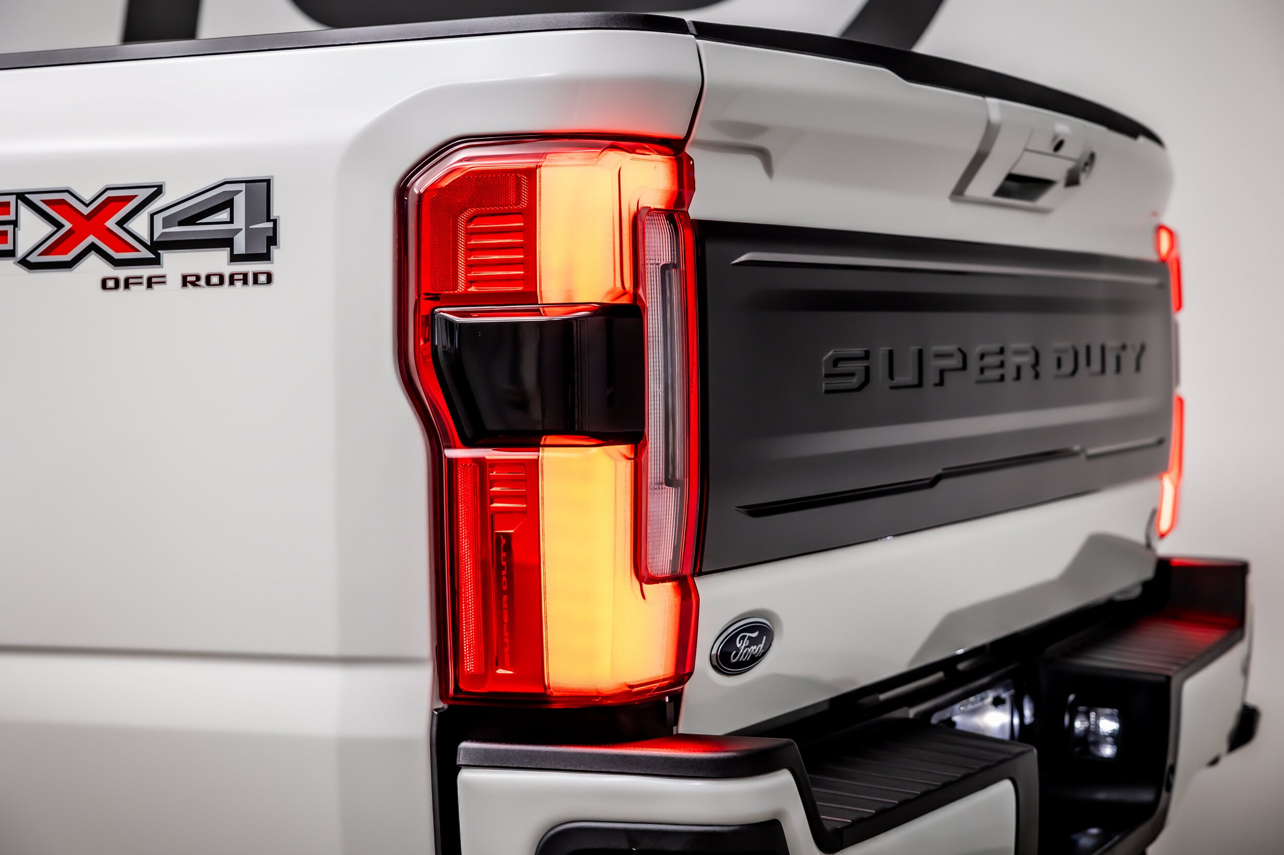 2026 Ford F-250 Super Duty Platinum - Photo 13