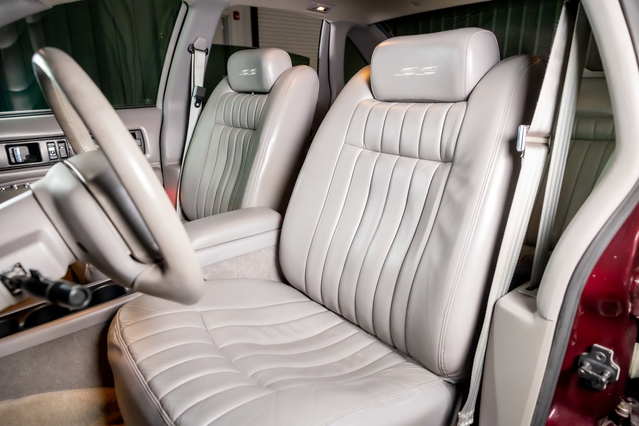 1995 Chevrolet Impala SS photo 4