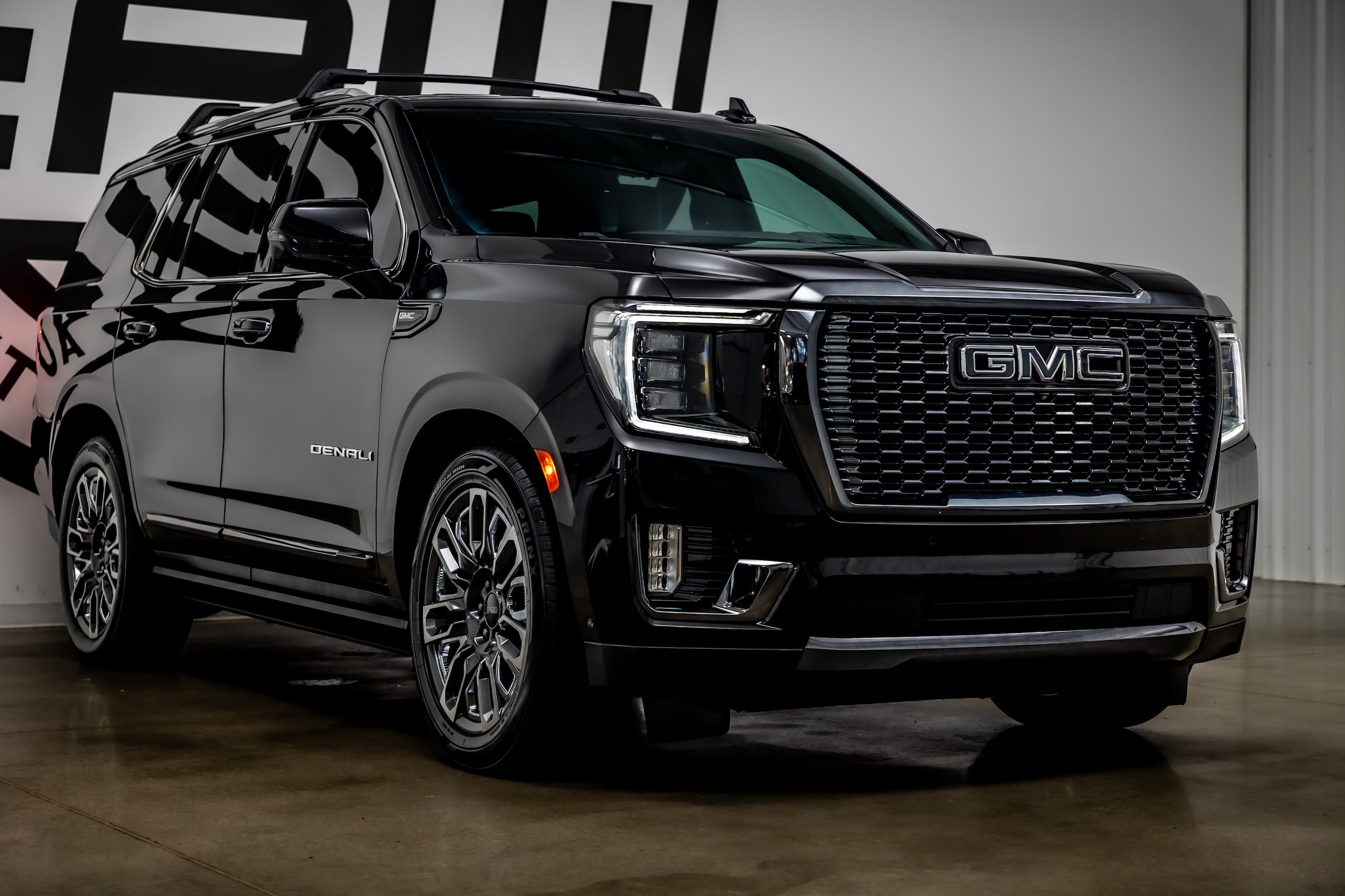 2024 GMC Yukon Denali Ultimate - Photo 27