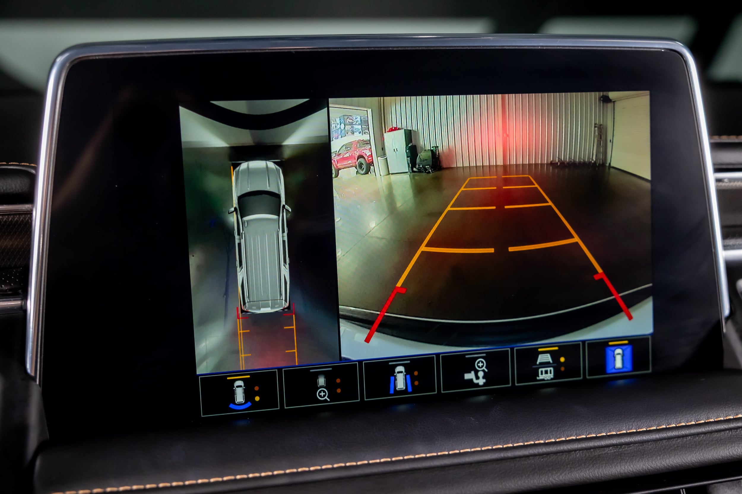 2023 GMC Yukon XL AT4 - Photo 12