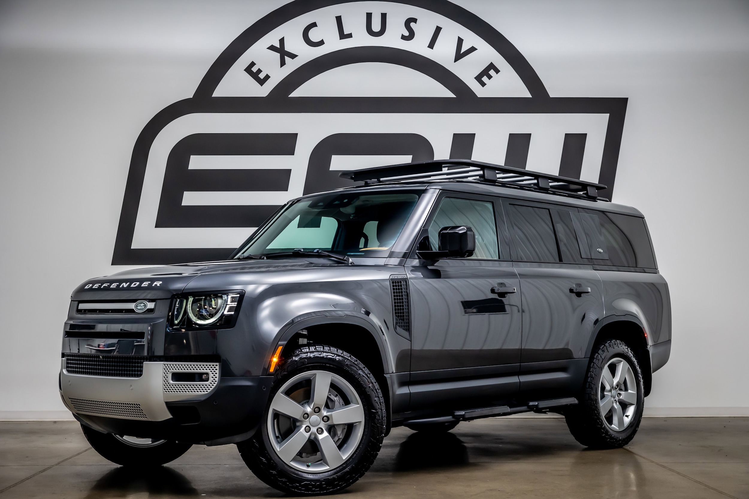 2023 Land Rover Defender First Edition's photo