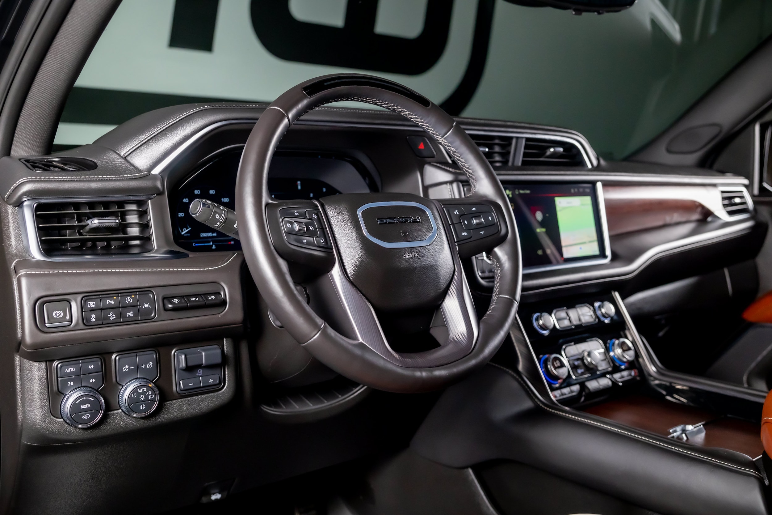 2024 GMC Yukon Denali Ultimate - Photo 52
