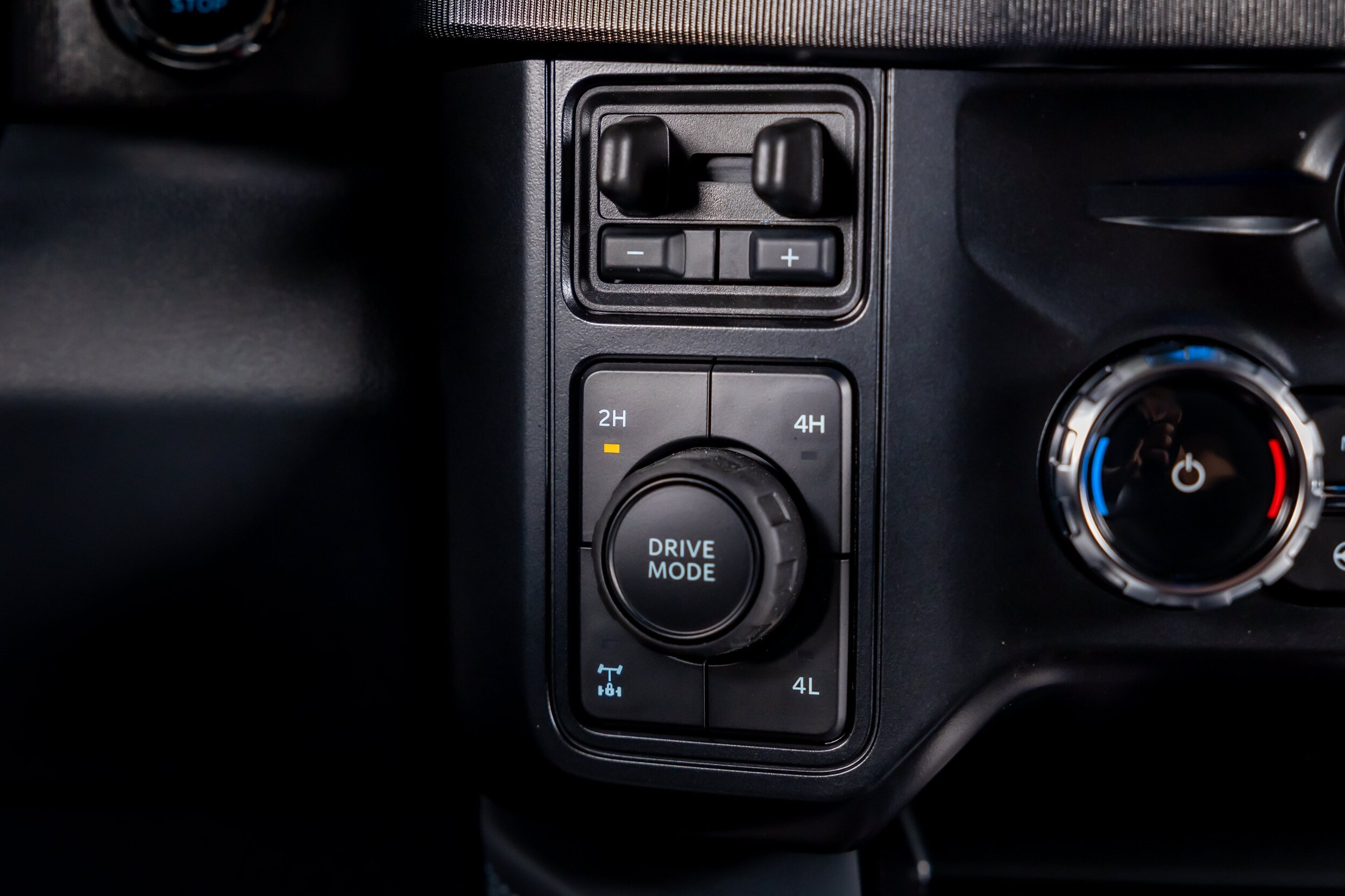 2026 Ford F-250 Super Duty Platinum - Photo 65