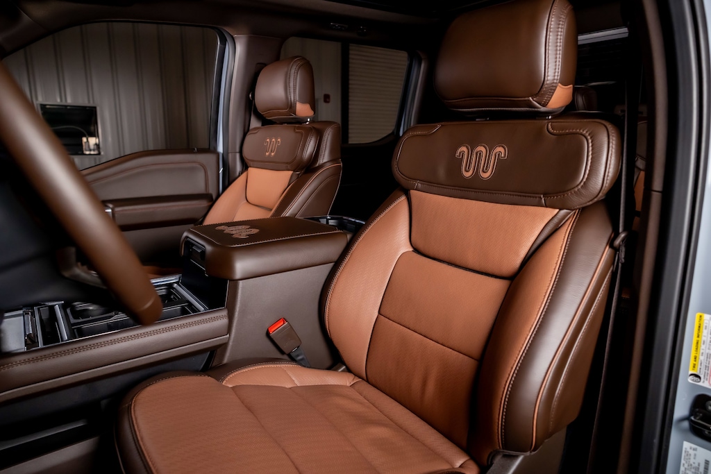 Used 2025 Ford F-450 King Ranch 4WD Crew Cab 8 Box Truck Crew Cab