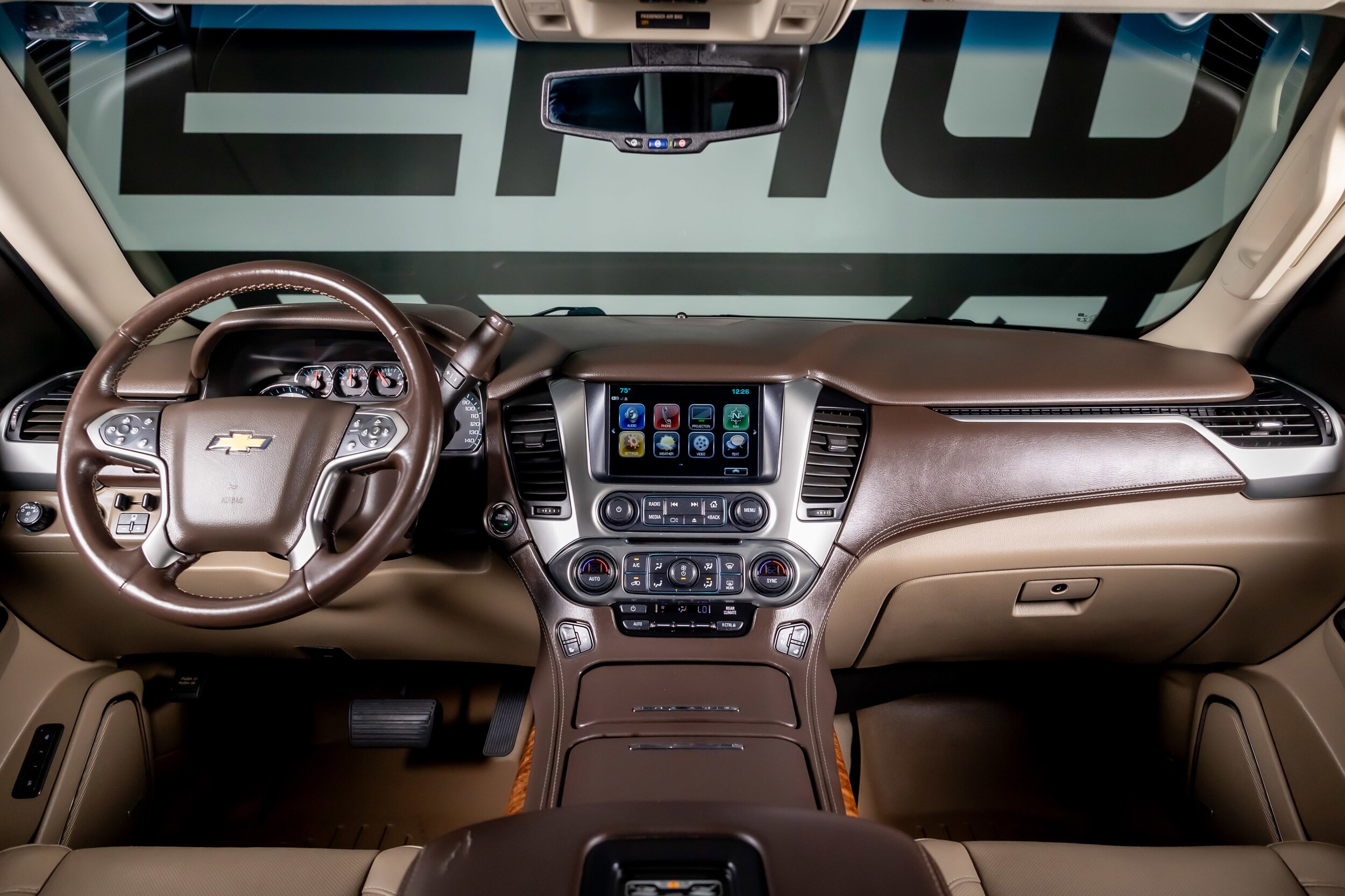 2020 Chevrolet Suburban Premier photo 2