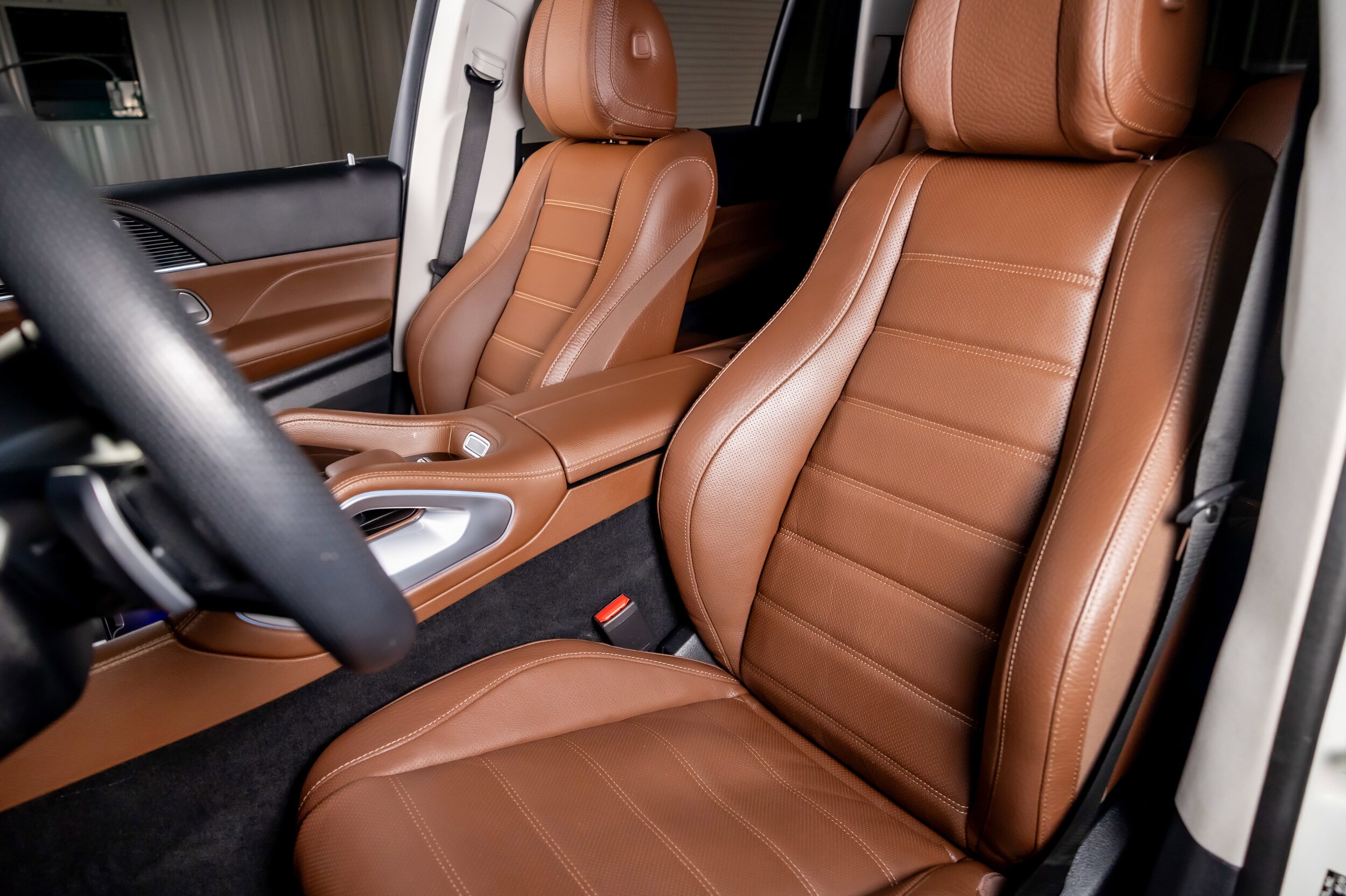 2024 Mercedes Benz GLS 450 photo 4