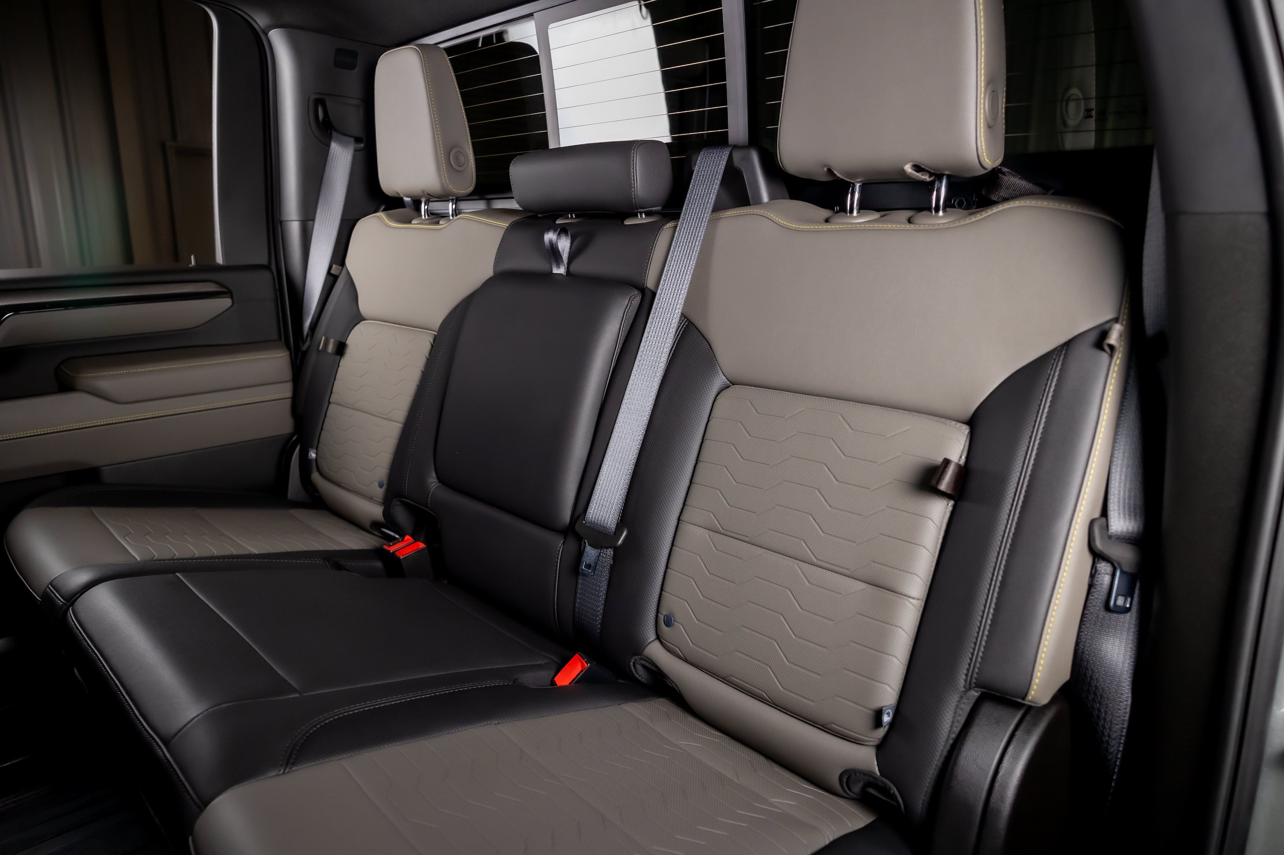 2025 Chevrolet Silverado 2500HD ZR2 - Photo 24