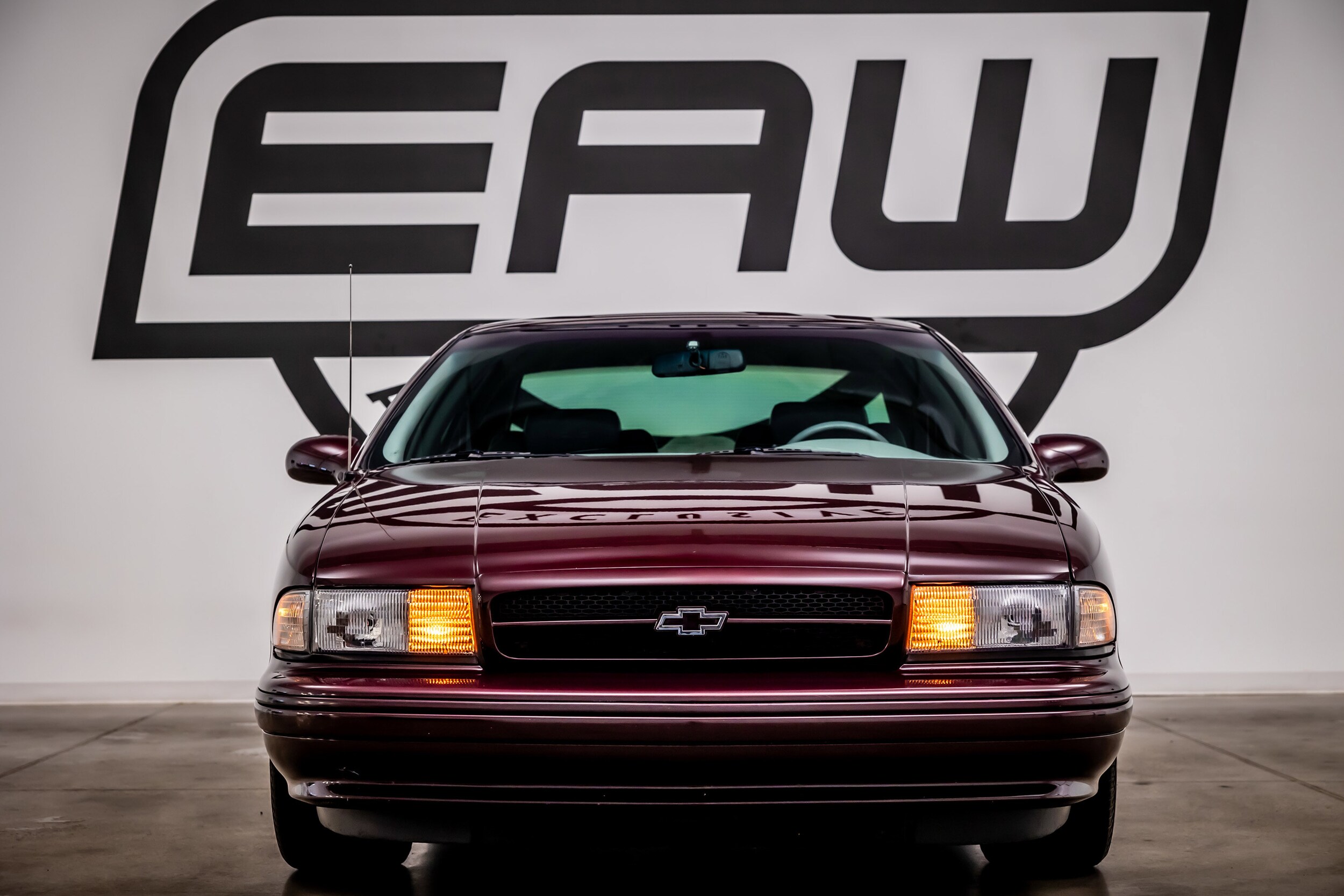 1995 Chevrolet Impala SS photo 3