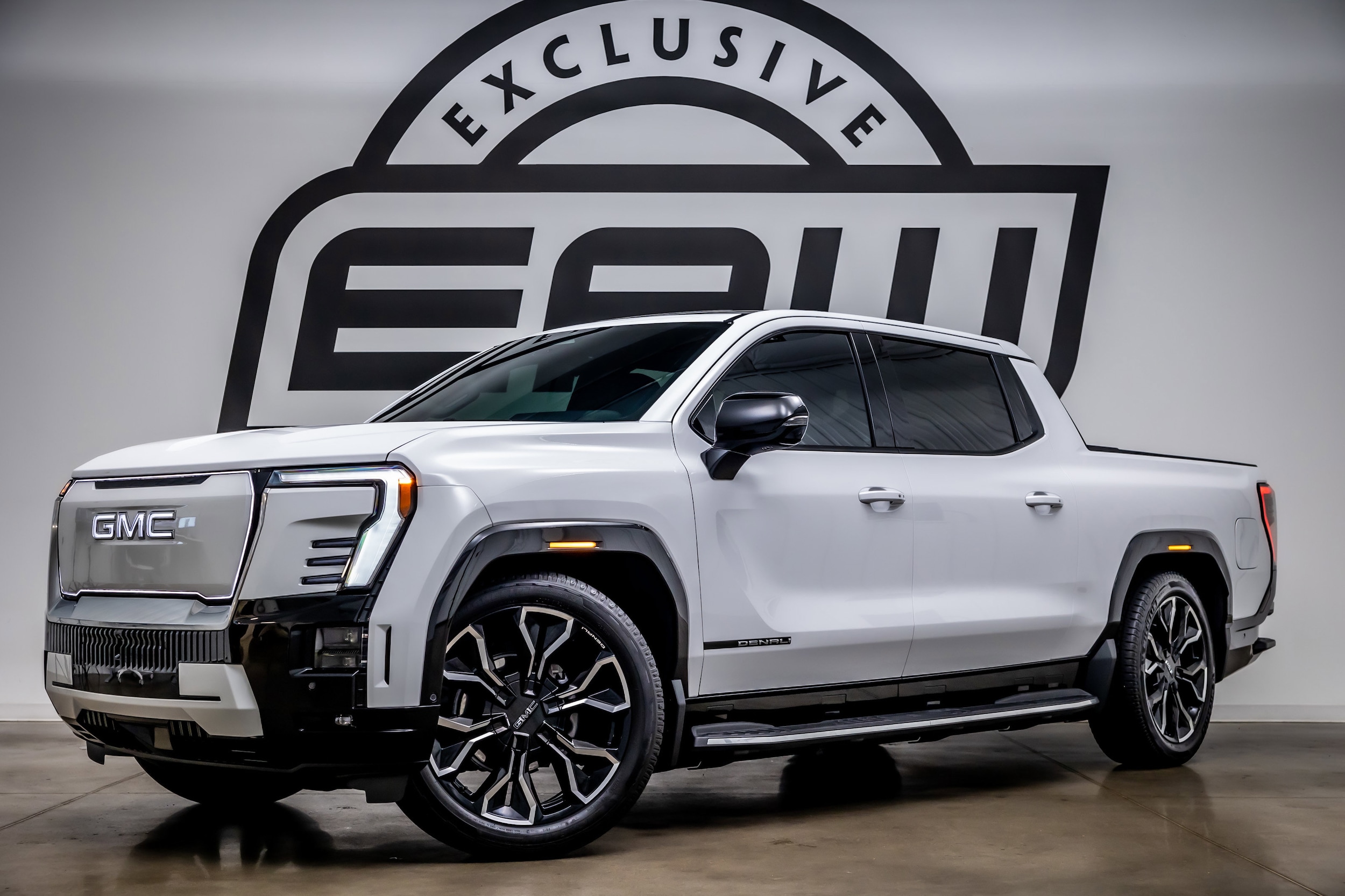 2025 GMC Sierra EV Denali's photo