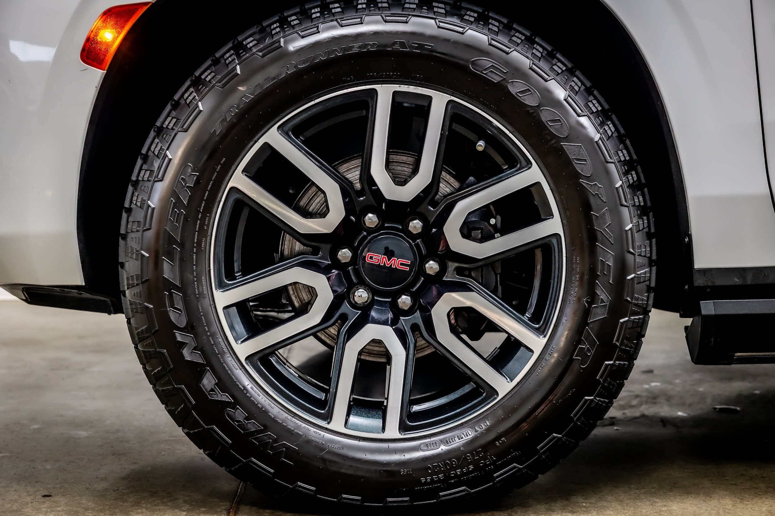 2023 GMC Yukon XL AT4 - Photo 39