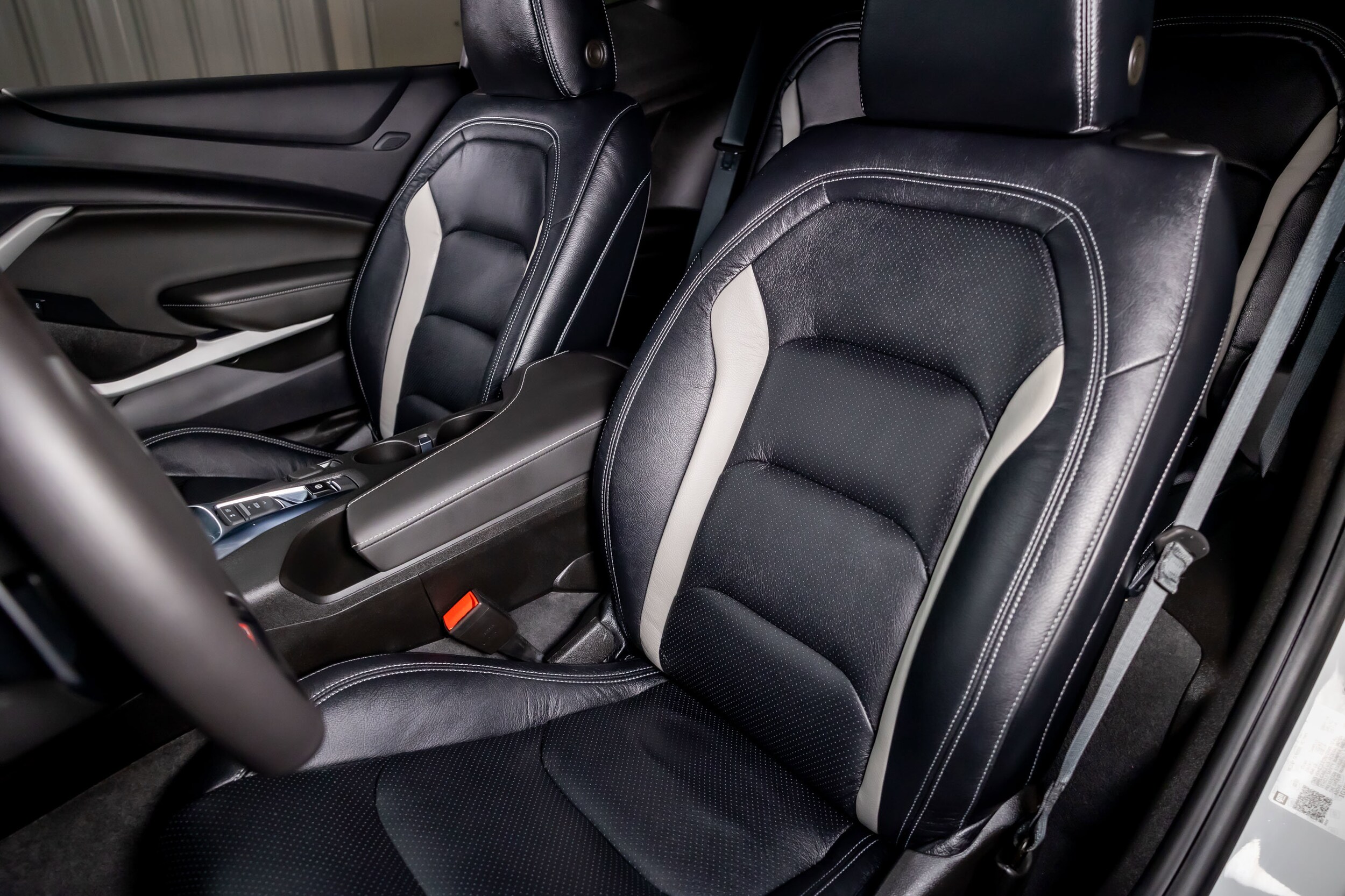 2023 Chevrolet Camaro 1SS photo 2