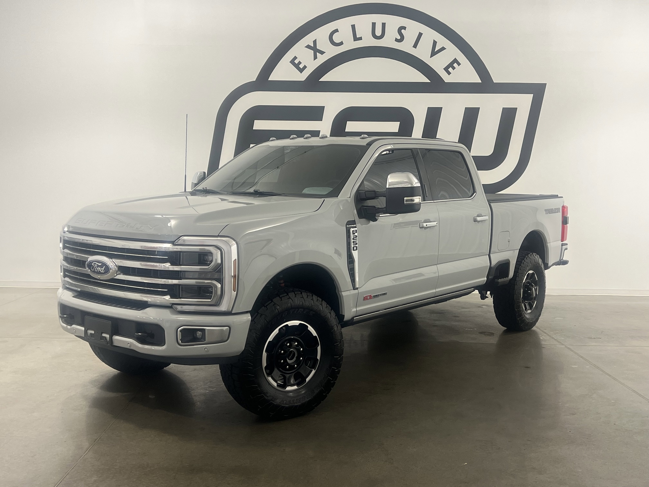 2026 Ford F-250 Super Duty Platinum's photo