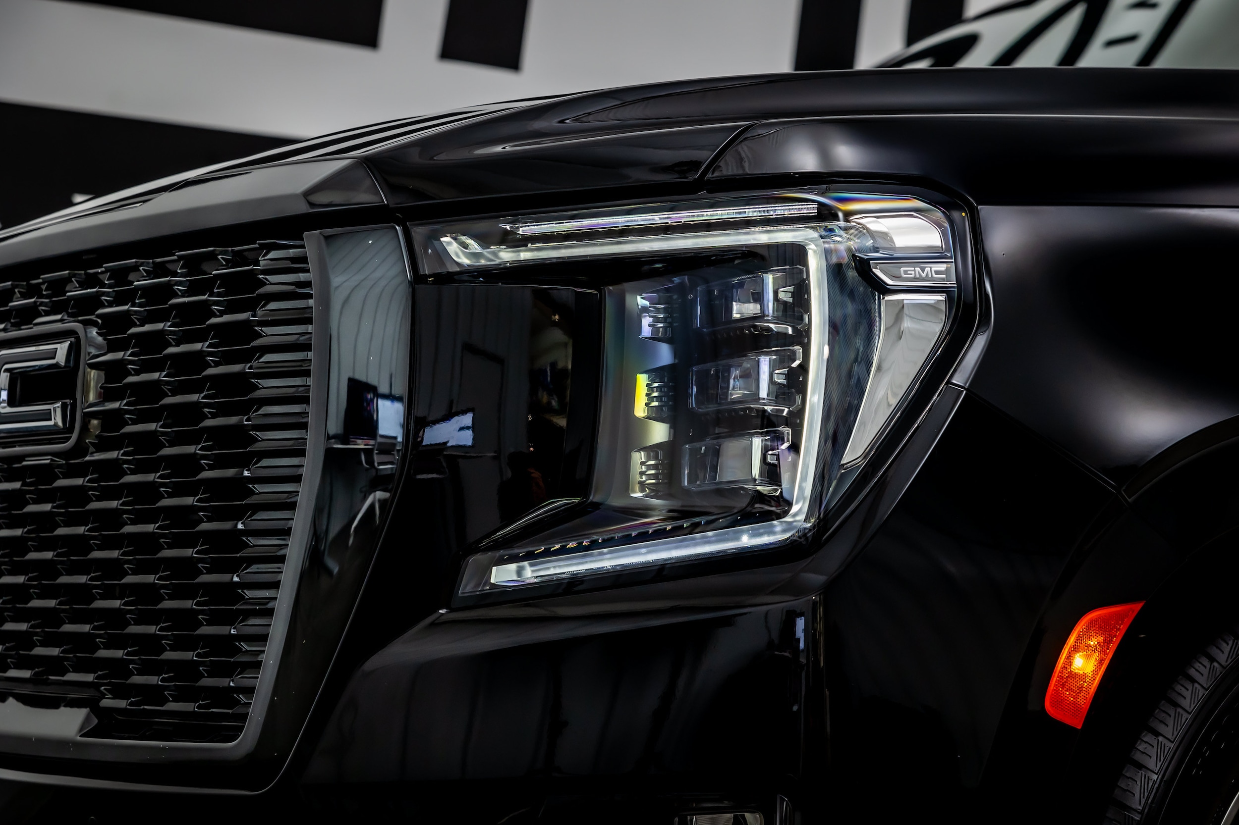 2024 GMC Yukon Denali Ultimate - Photo 15