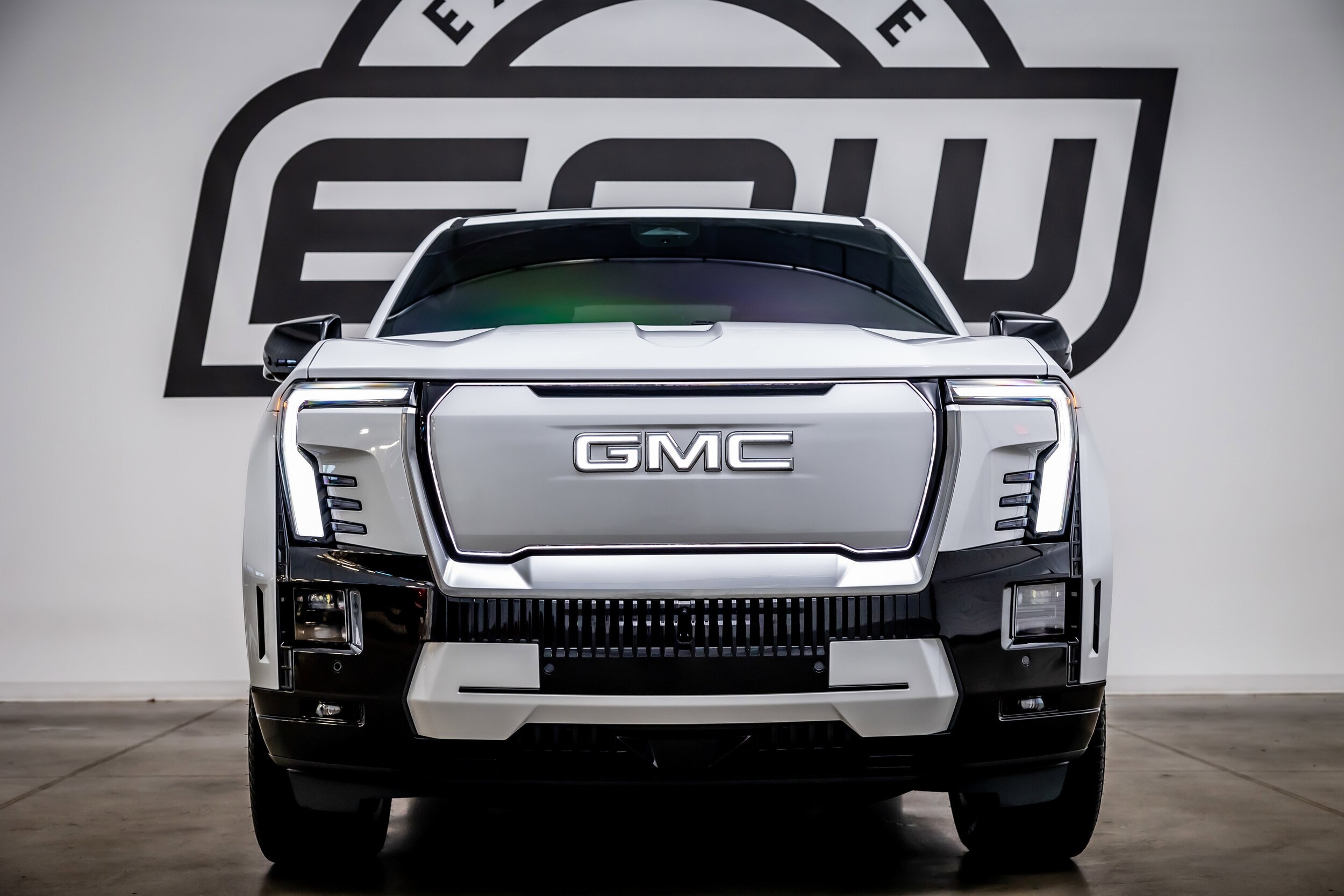 2025 Gmc Sierra EV Denali photo 3