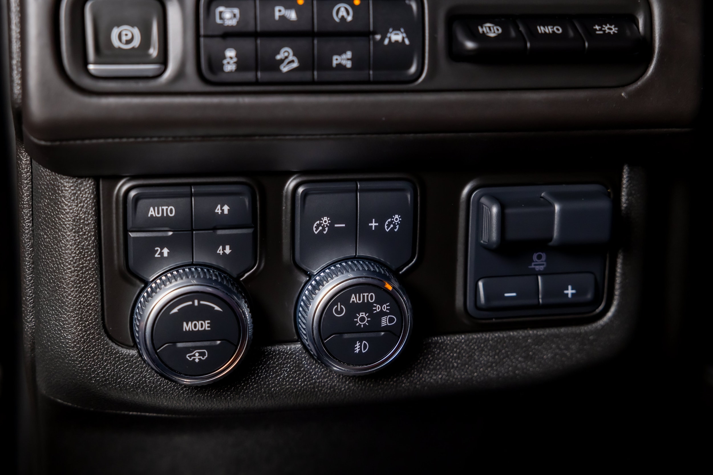 2024 GMC Yukon Denali Ultimate - Photo 51