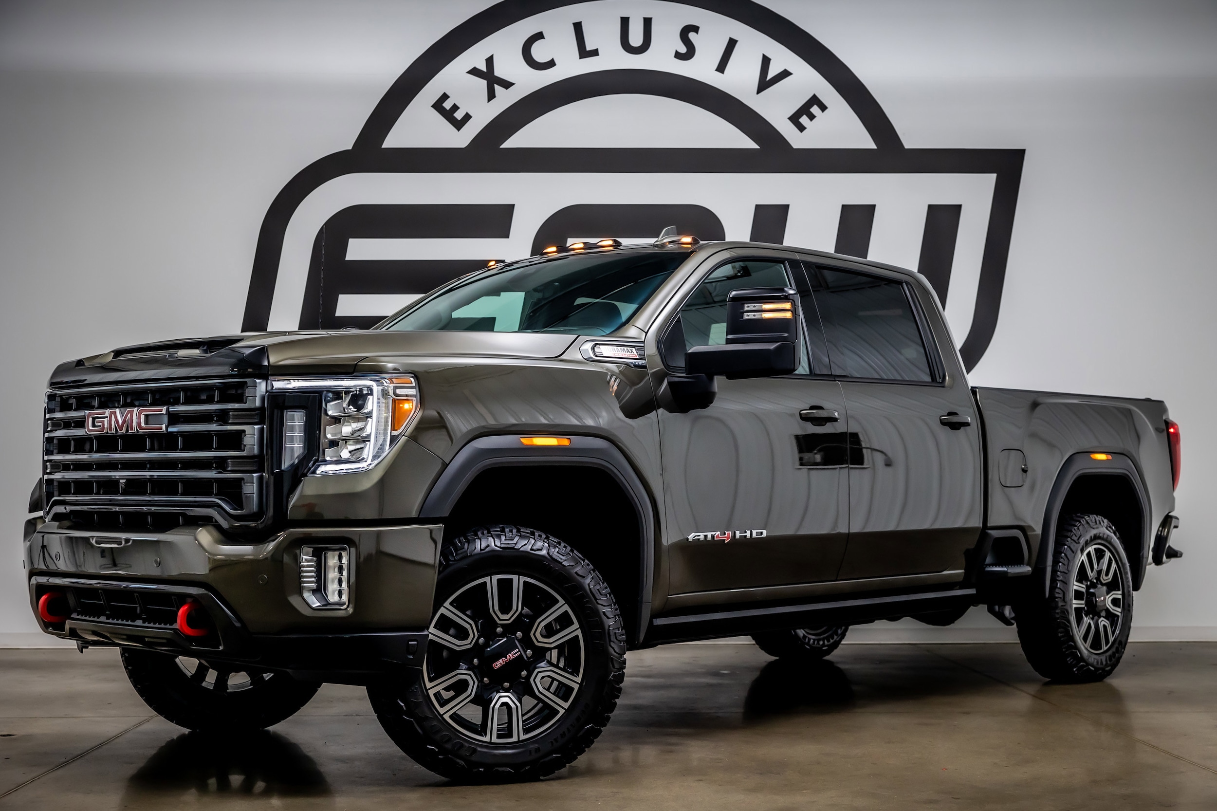 2023 GMC Sierra 4WD Crew Cab Standard Box AT4's photo