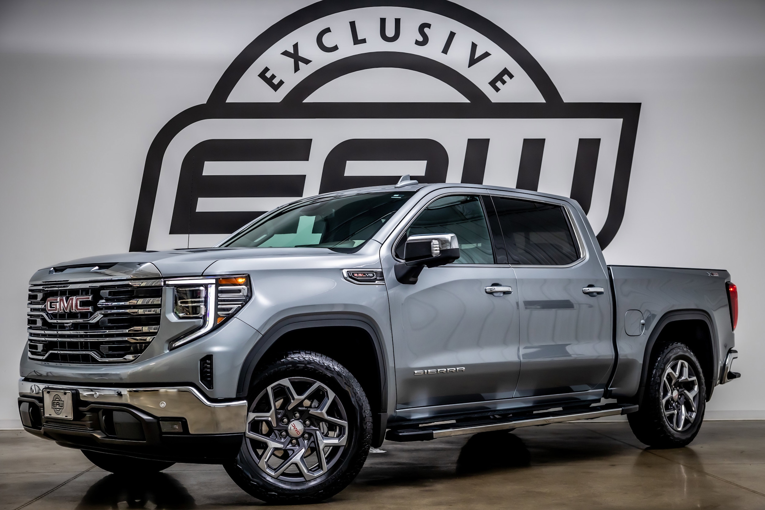 2024 GMC Sierra 1500 SLT's photo