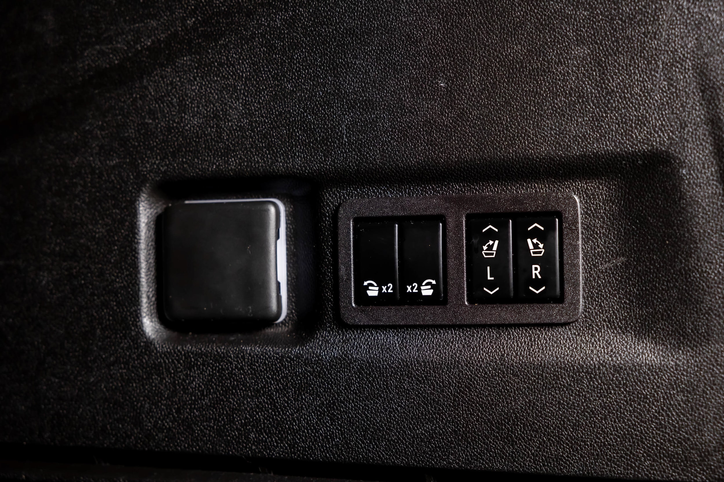 2023 GMC Yukon XL AT4 - Photo 44