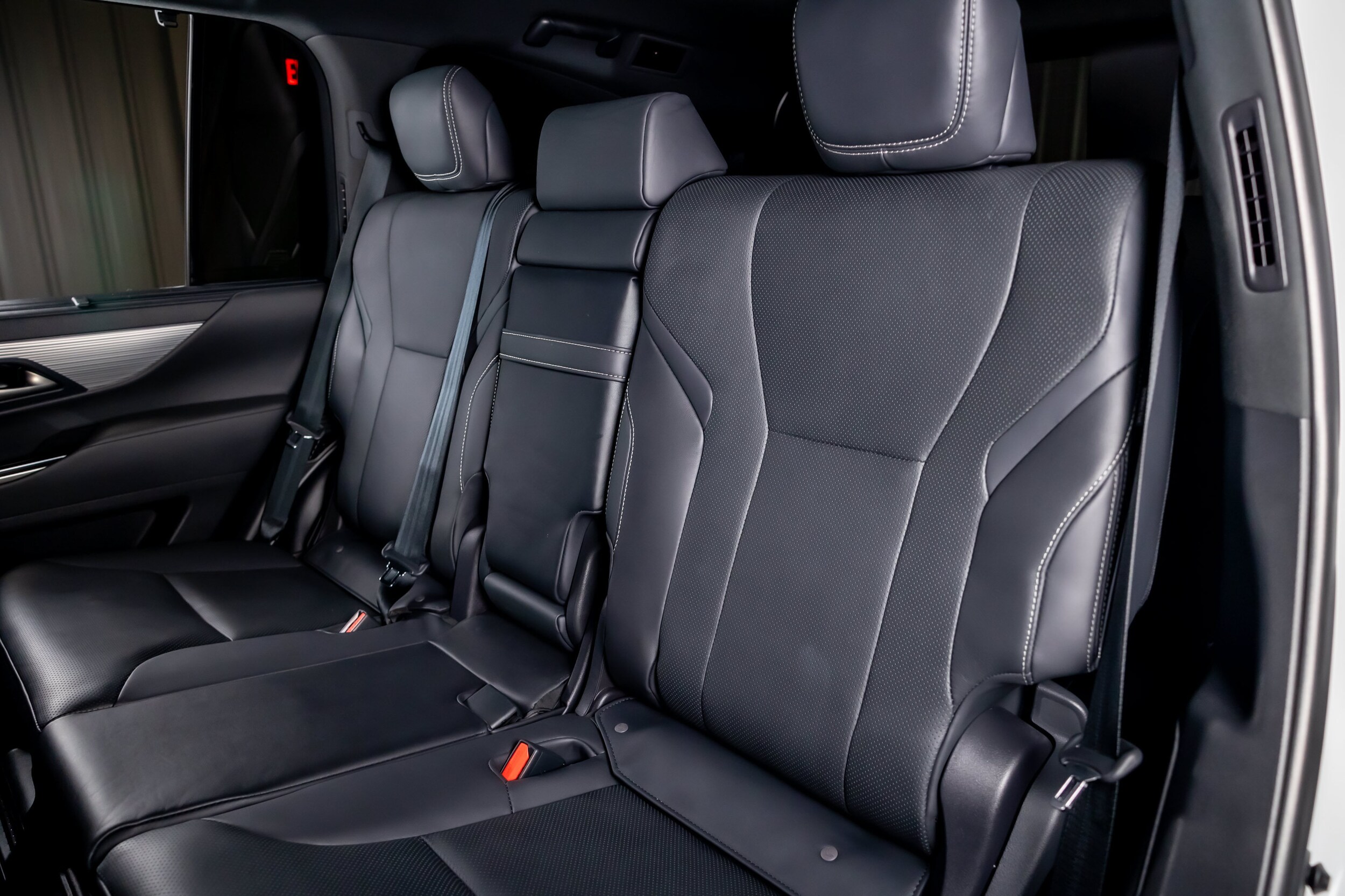 2024 Lexus LX 28