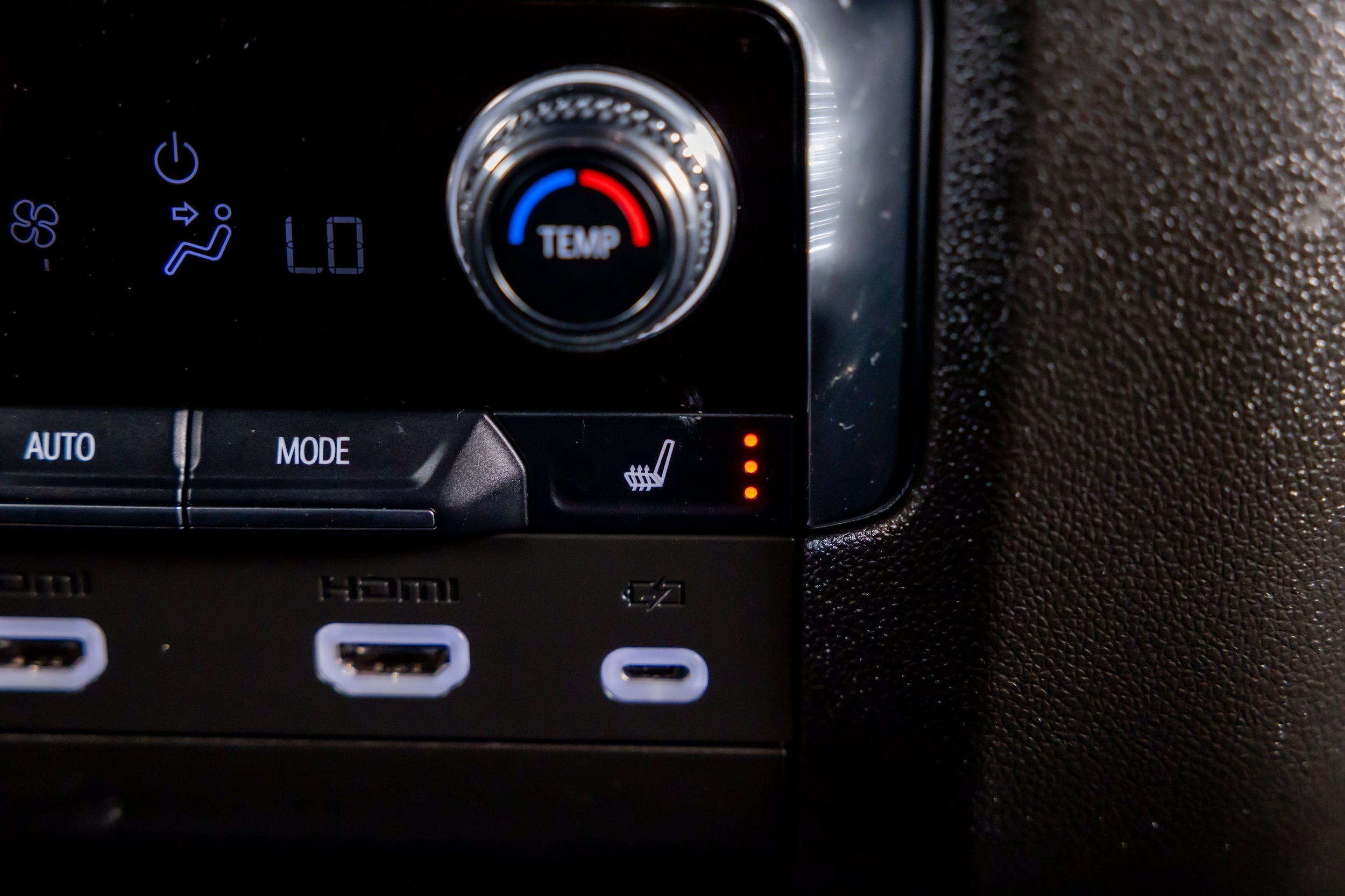 2024 GMC Yukon Denali Ultimate - Photo 58