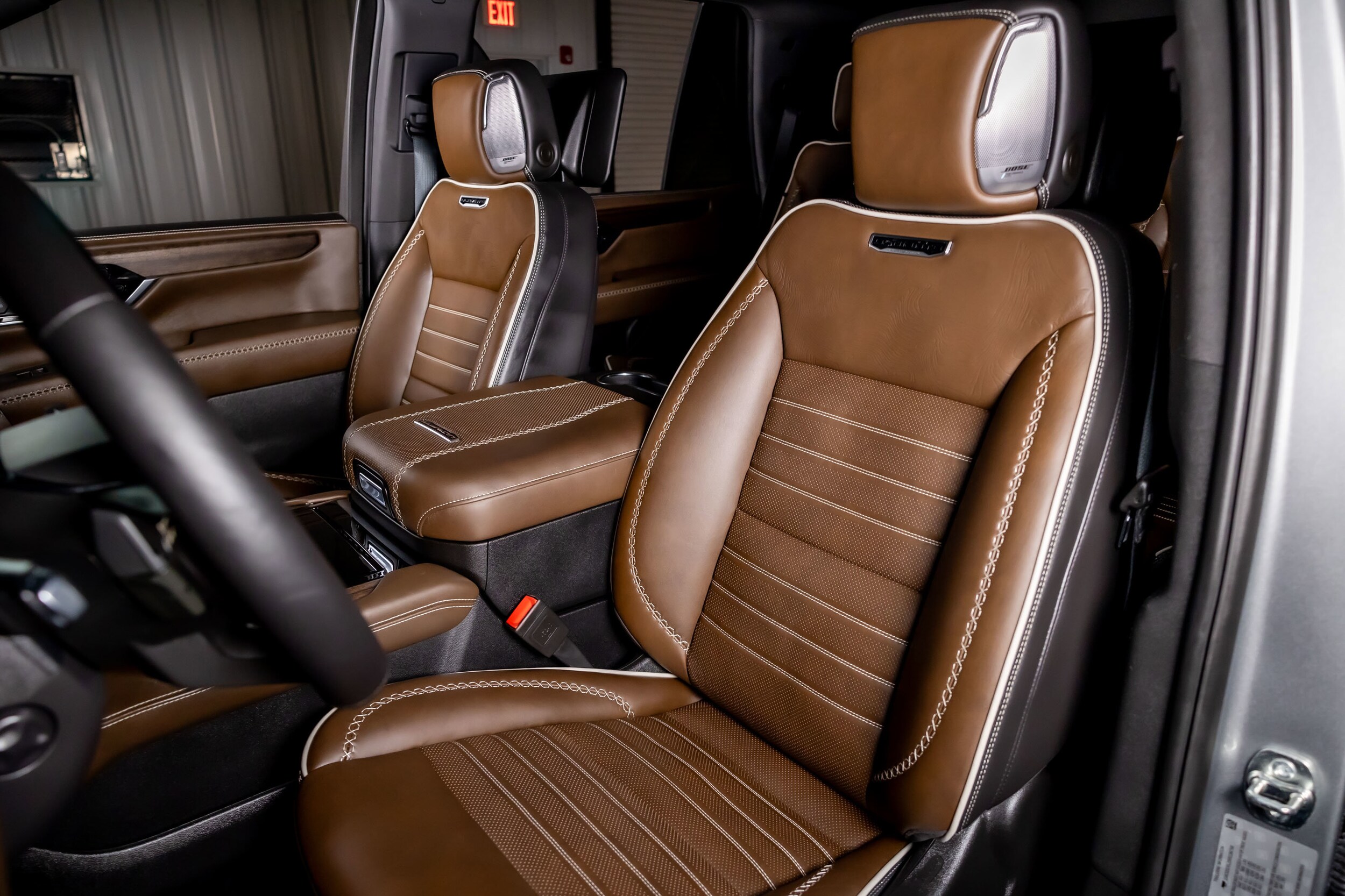 2025 Gmc Yukon Denali Ultimate photo 3