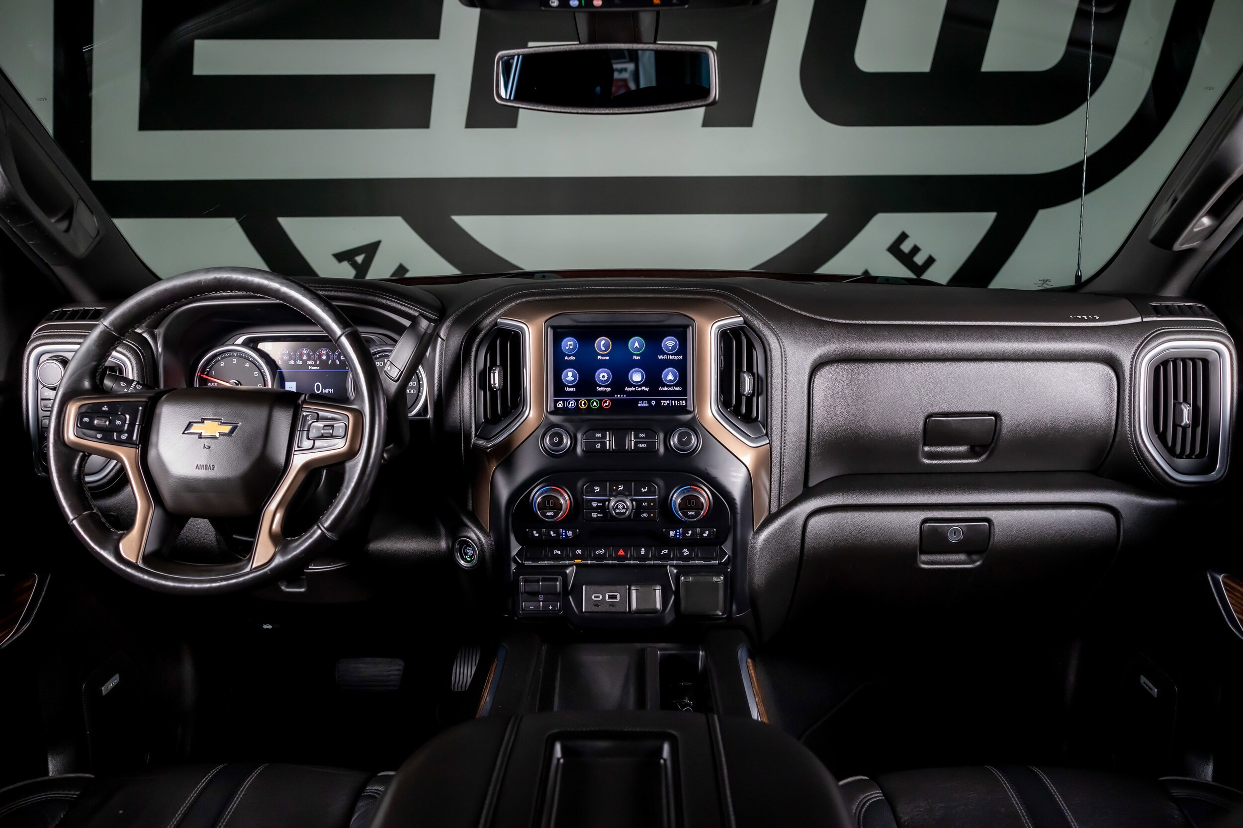 2019 Chevrolet Silverado 1500 High Country photo 2