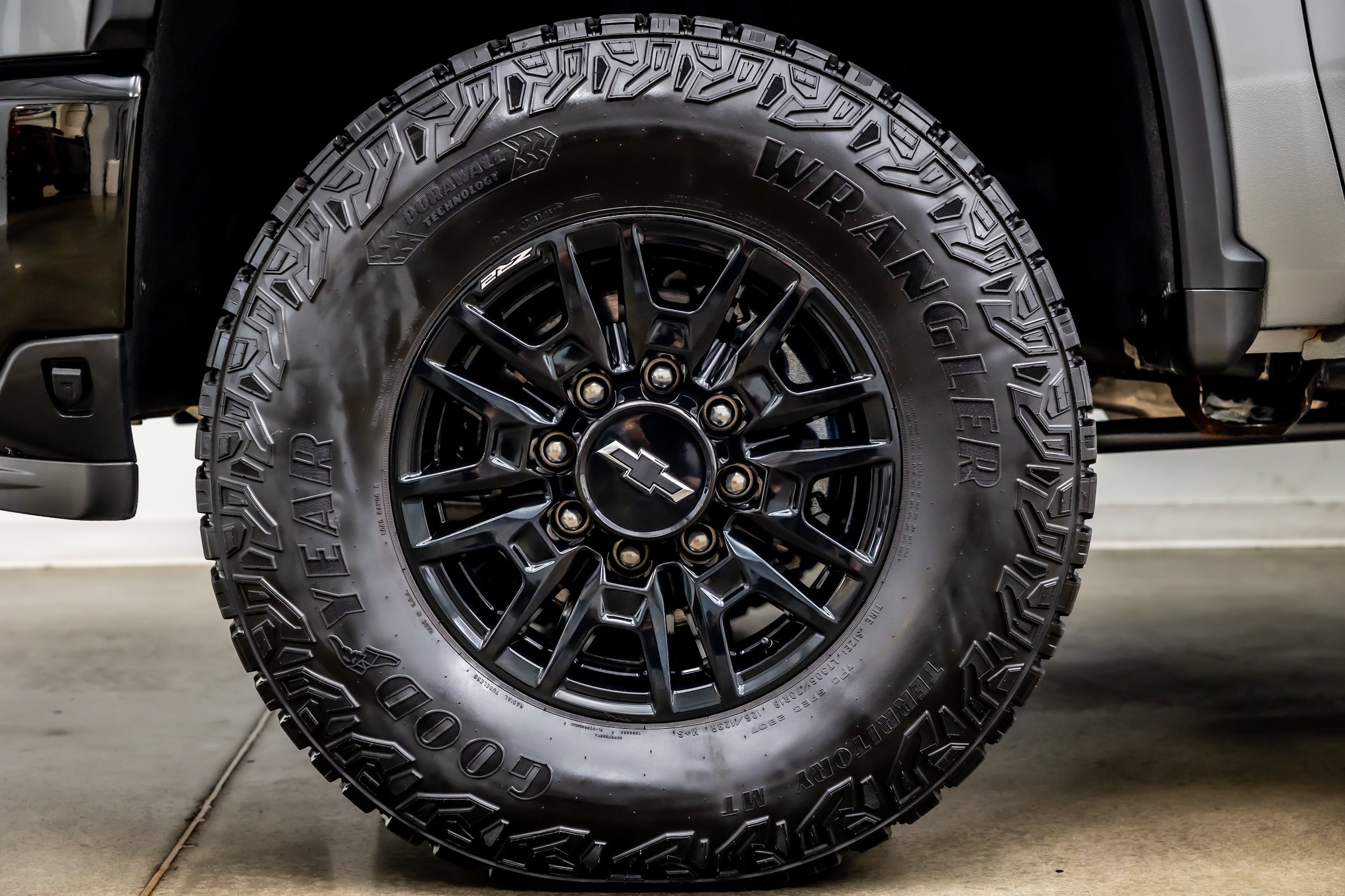 2025 Chevrolet Silverado 2500HD ZR2 - Photo 38