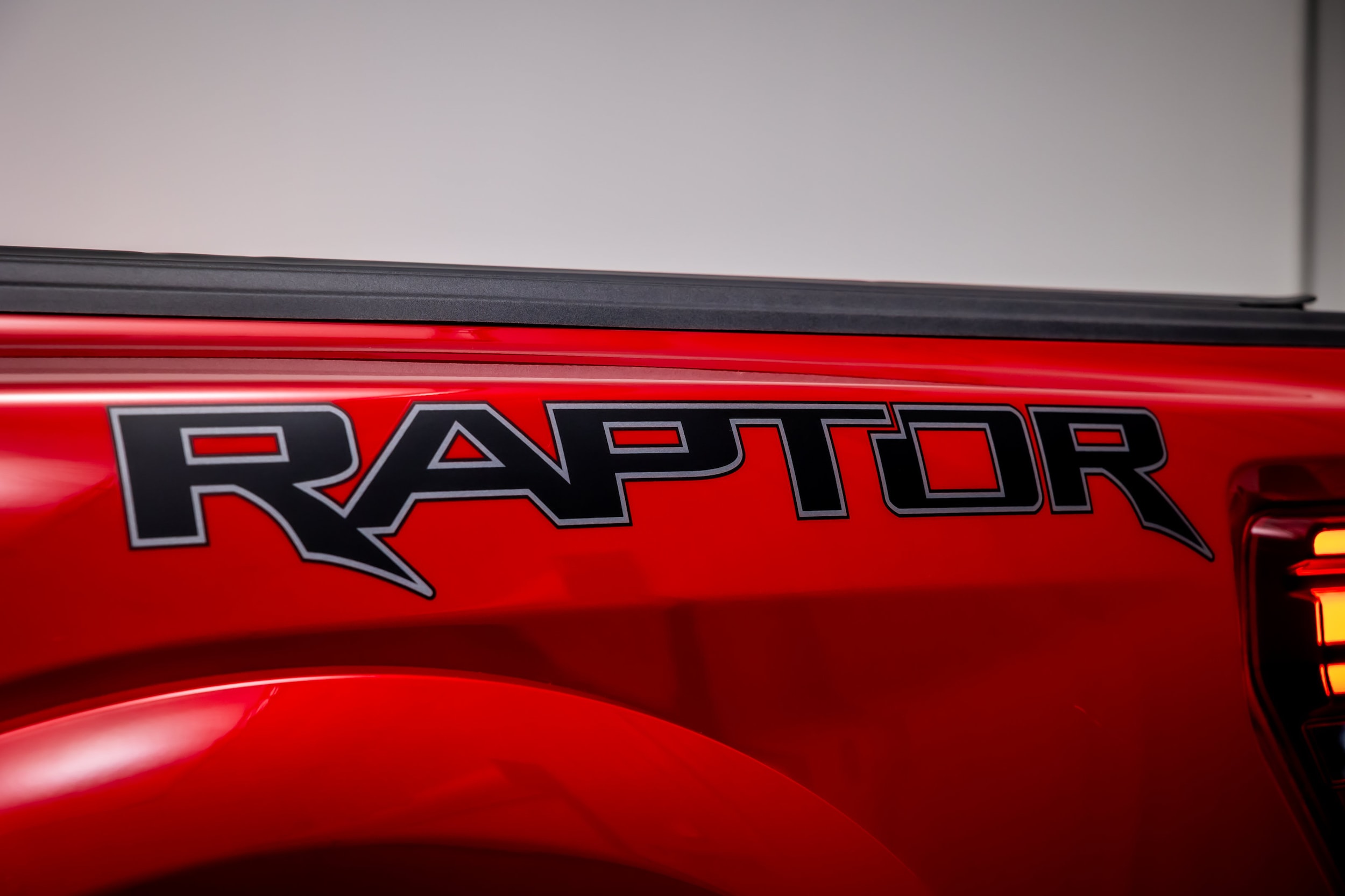 2024 Ford F-150 Raptor - Photo 15