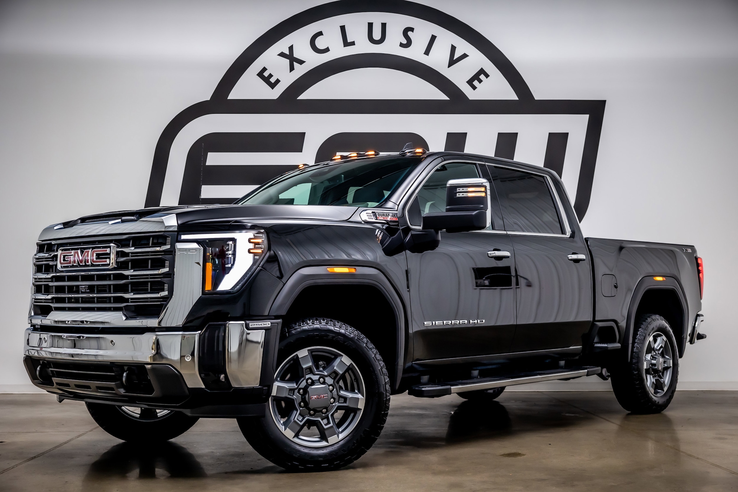 2025 GMC Sierra 4WD Crew Cab Standard Box SLT's photo