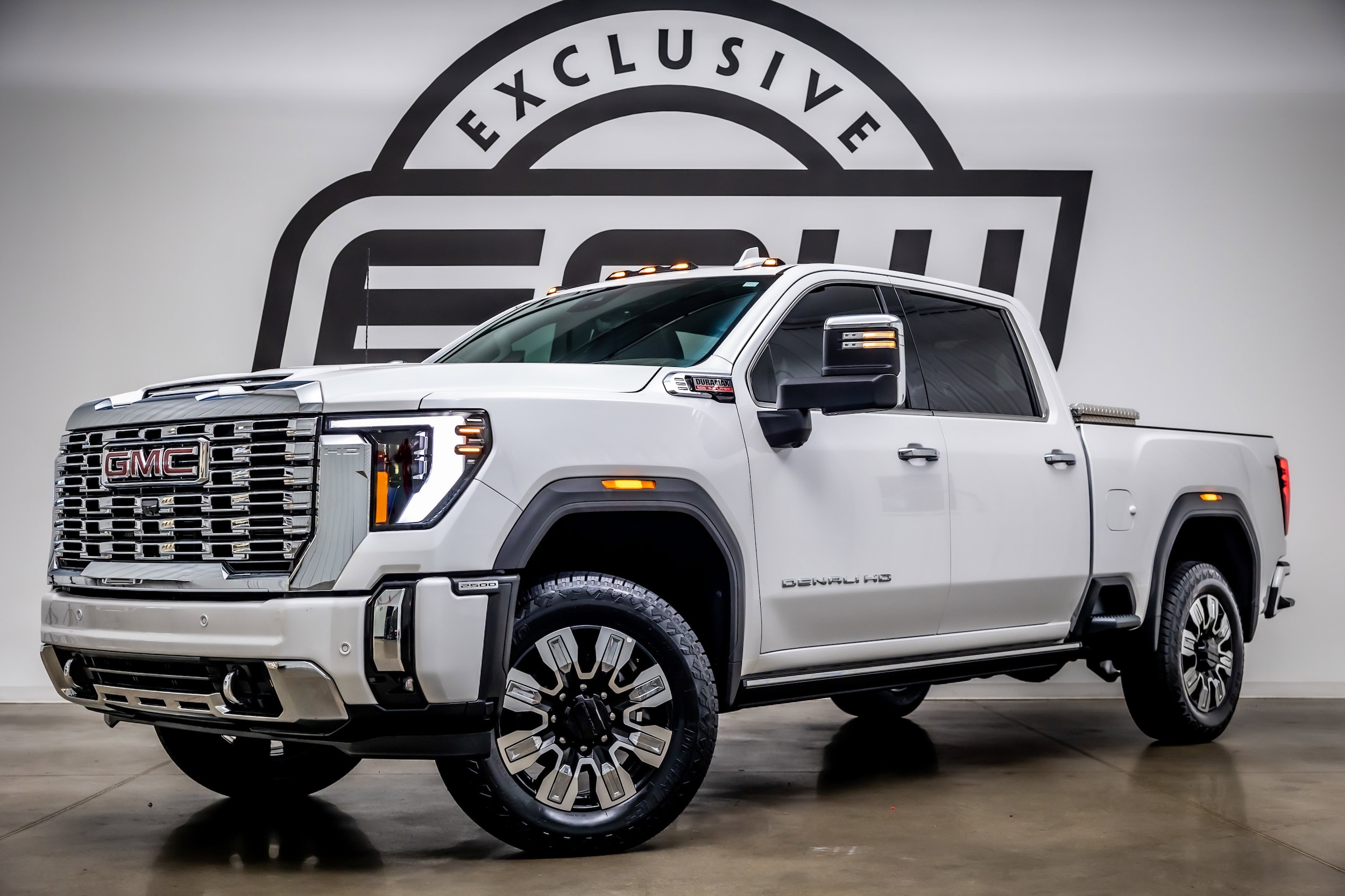 2025 GMC Sierra 4WD Crew Cab Standard Box Denali's photo