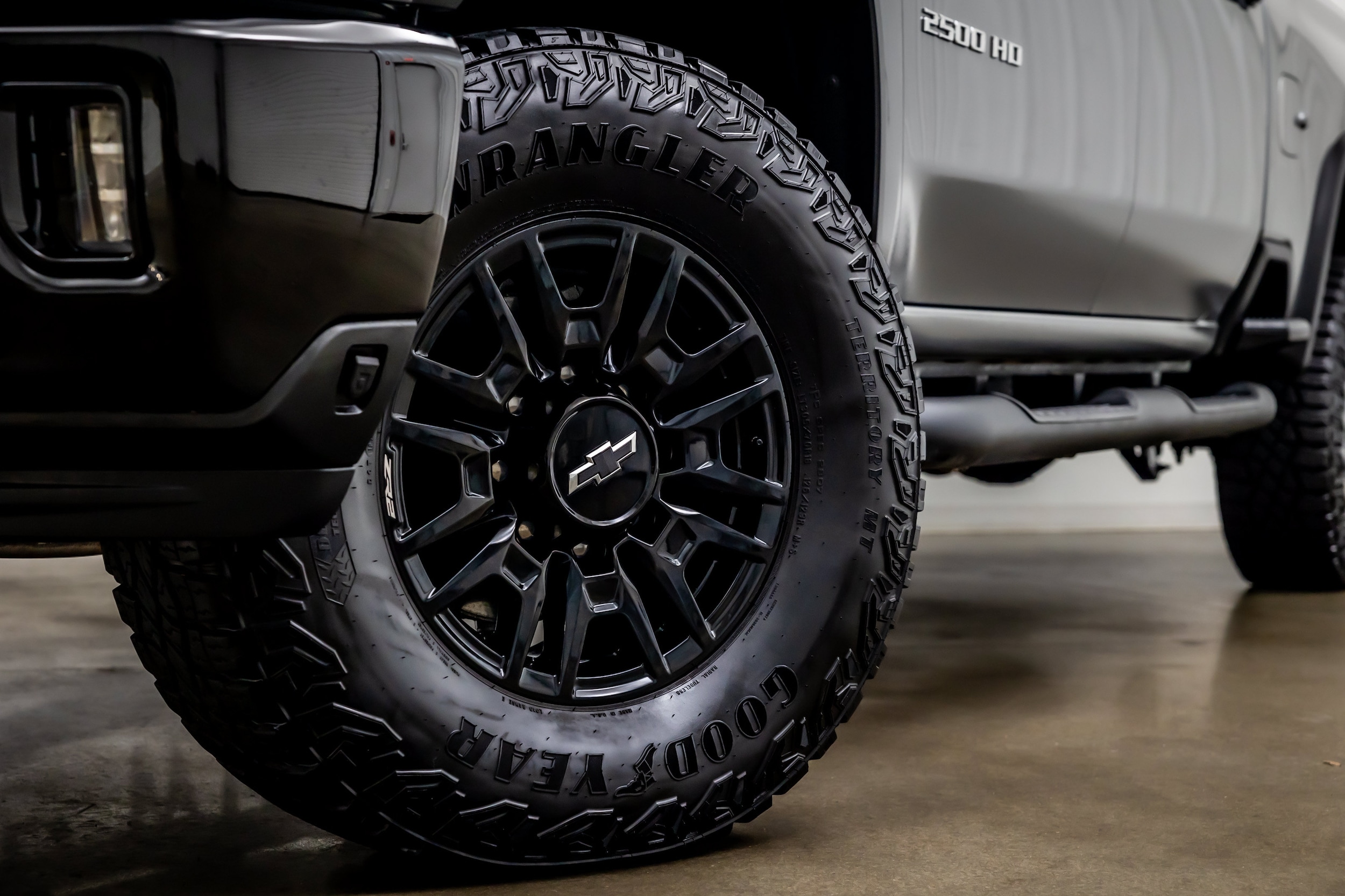 2025 Chevrolet Silverado 2500HD ZR2 - Photo 25