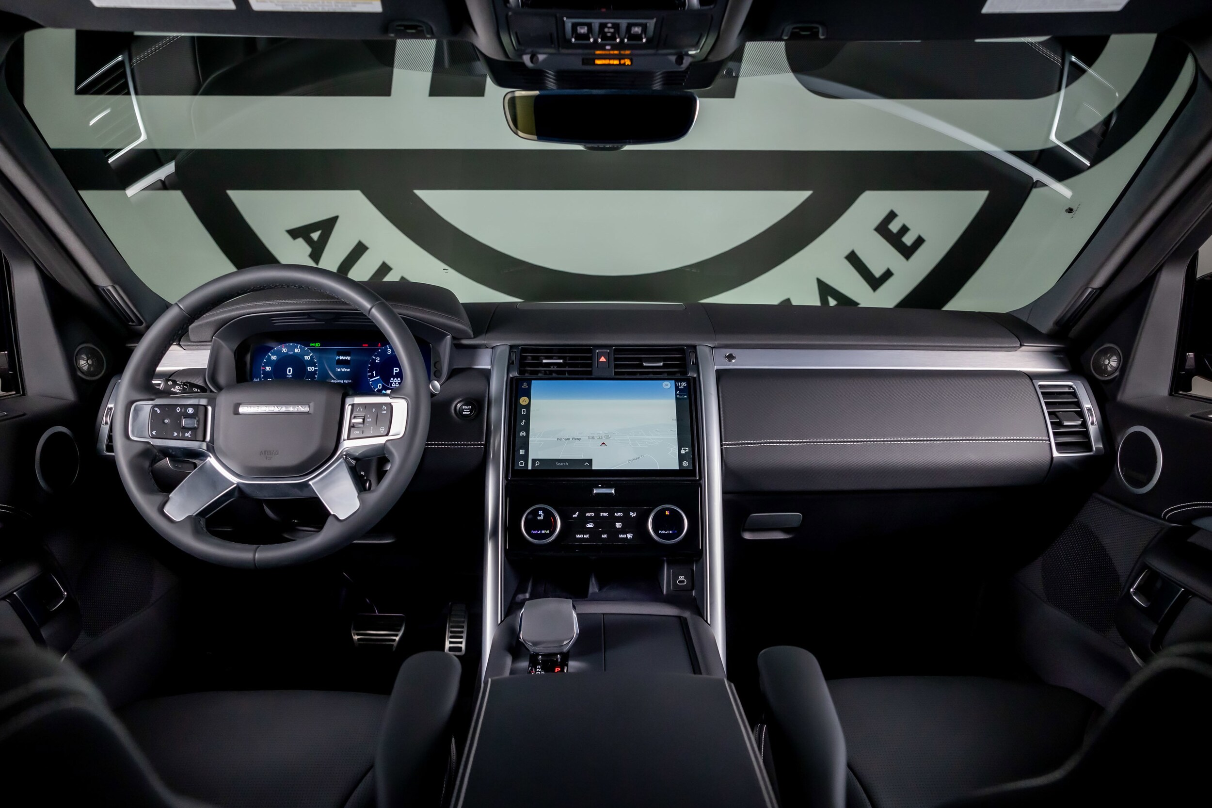 2024 Land Rover Discovery SE photo 2