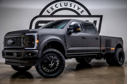 2026 Ford F-450 Platinum 4WD Crew Cab 8 Box Truck Crew Cab