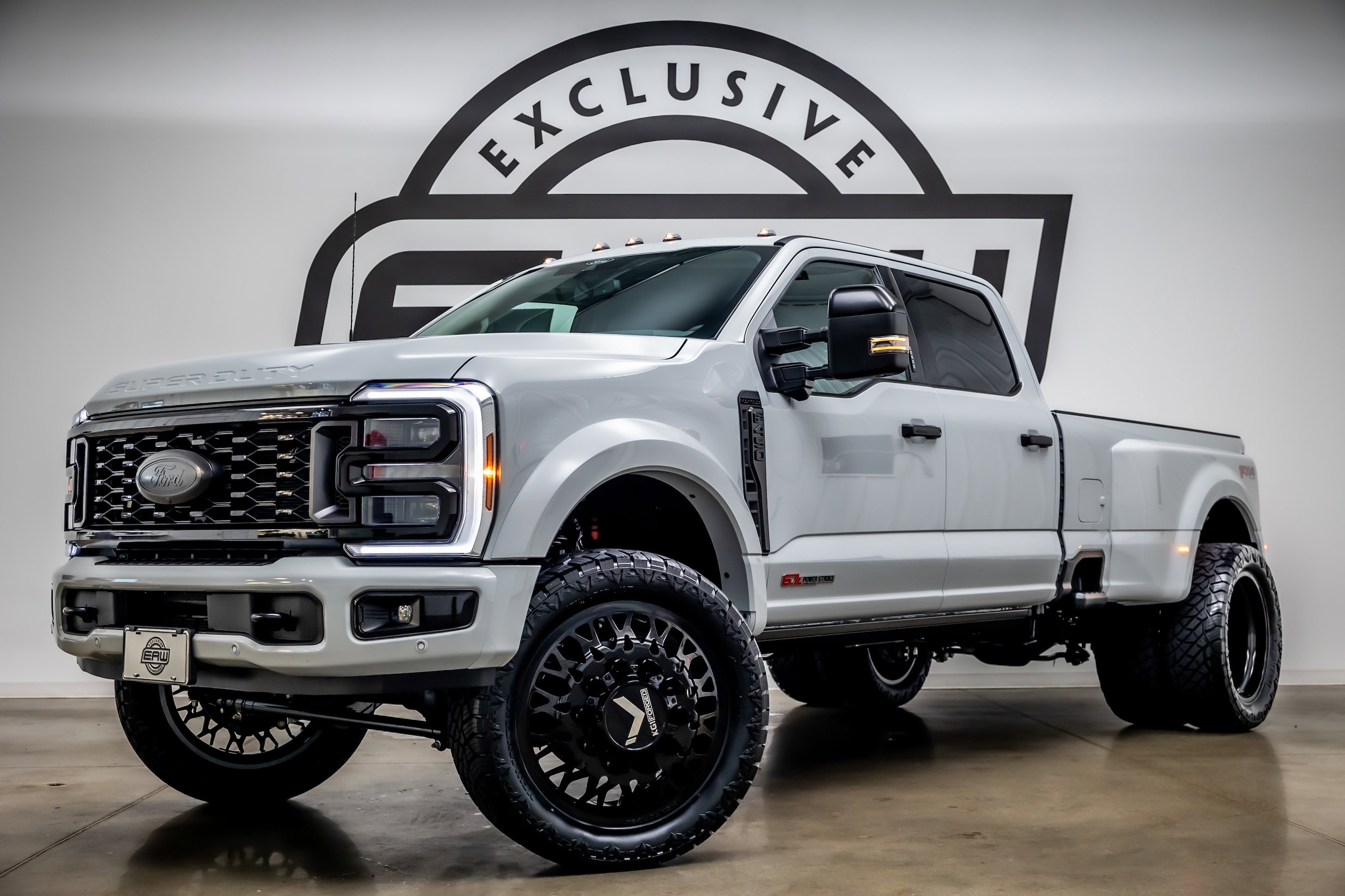 2026 Ford F-450 Platinum 4x4 Crew Cab 8' Box DRW's photo