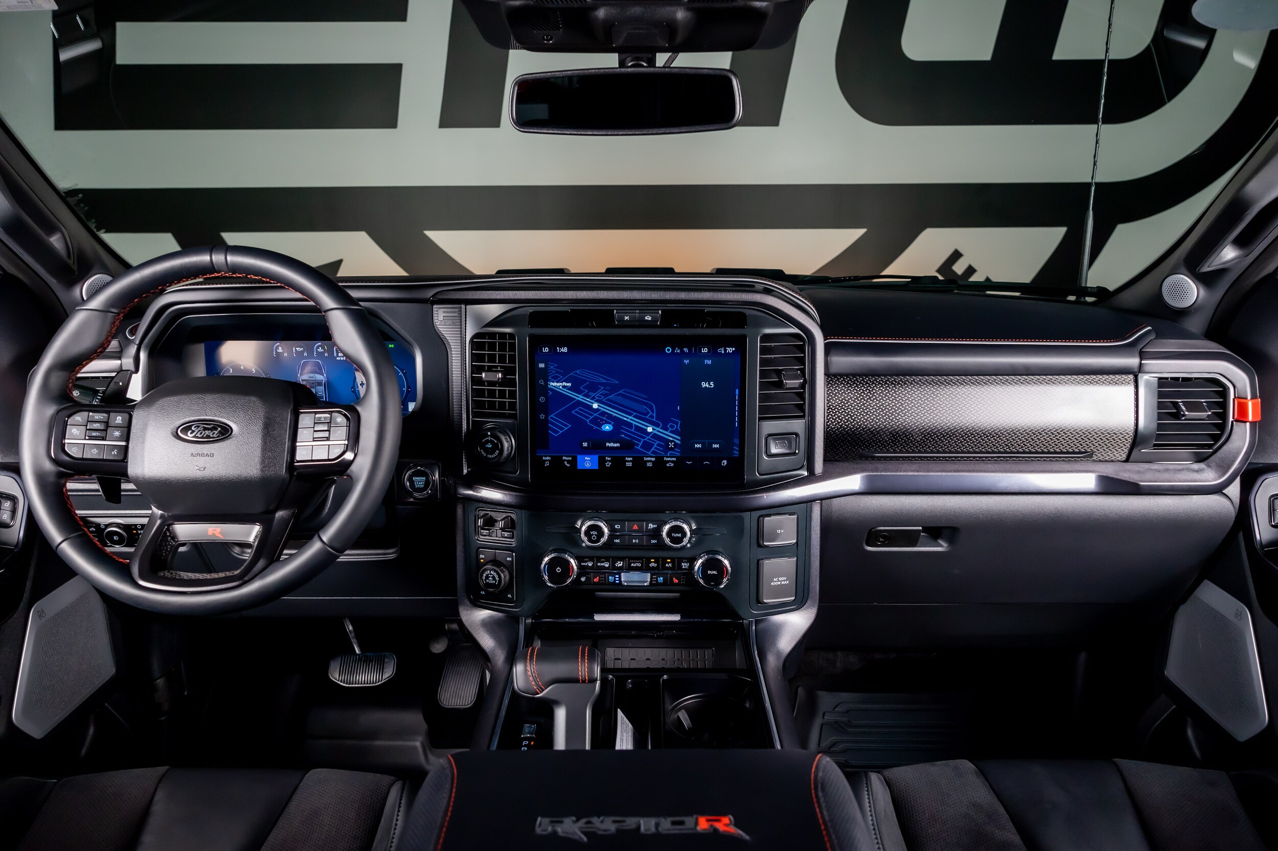 2025 Ford F-150 Raptor photo 2
