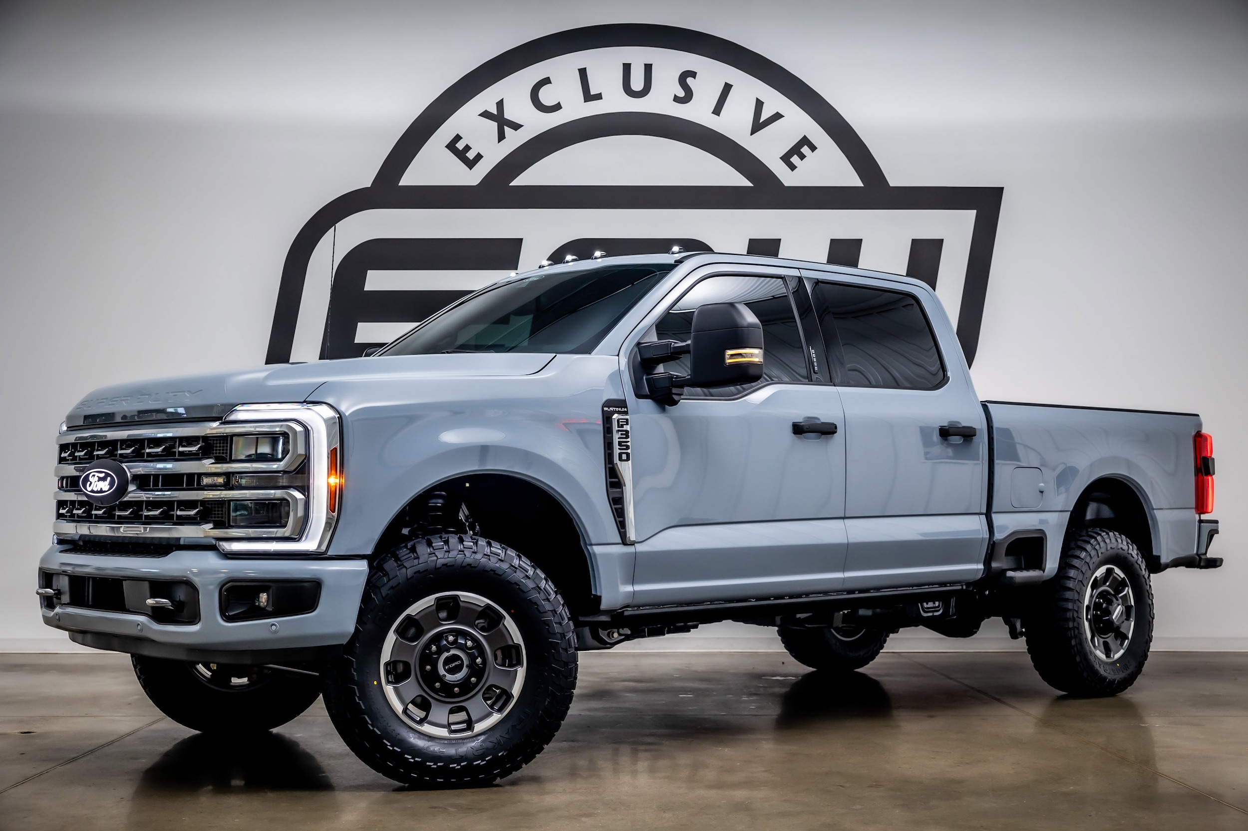 2024 Ford F-350 Super Duty Platinum's photo