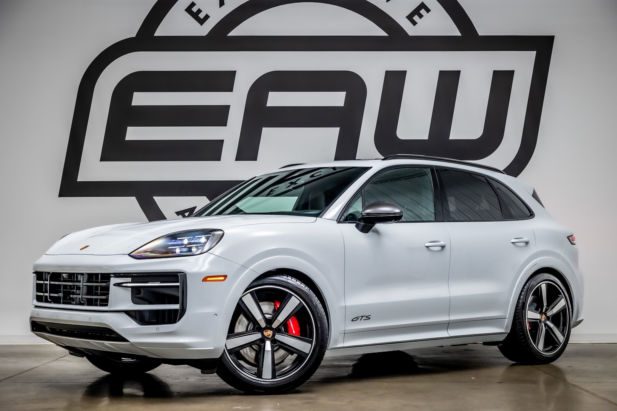 2025 Porsche Cayenne GTS's photo