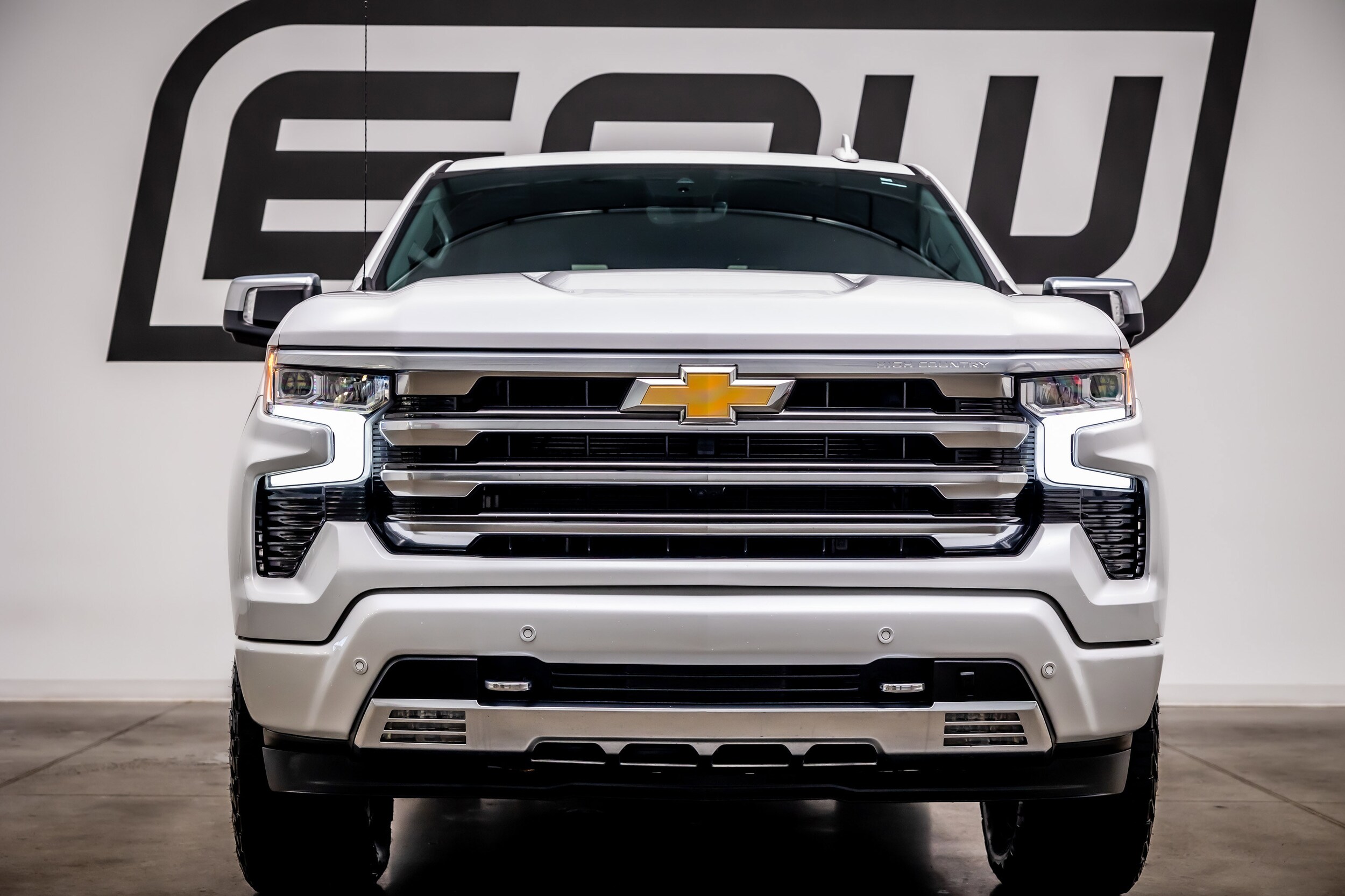2024 Chevrolet Silverado 1500 High Country photo 3