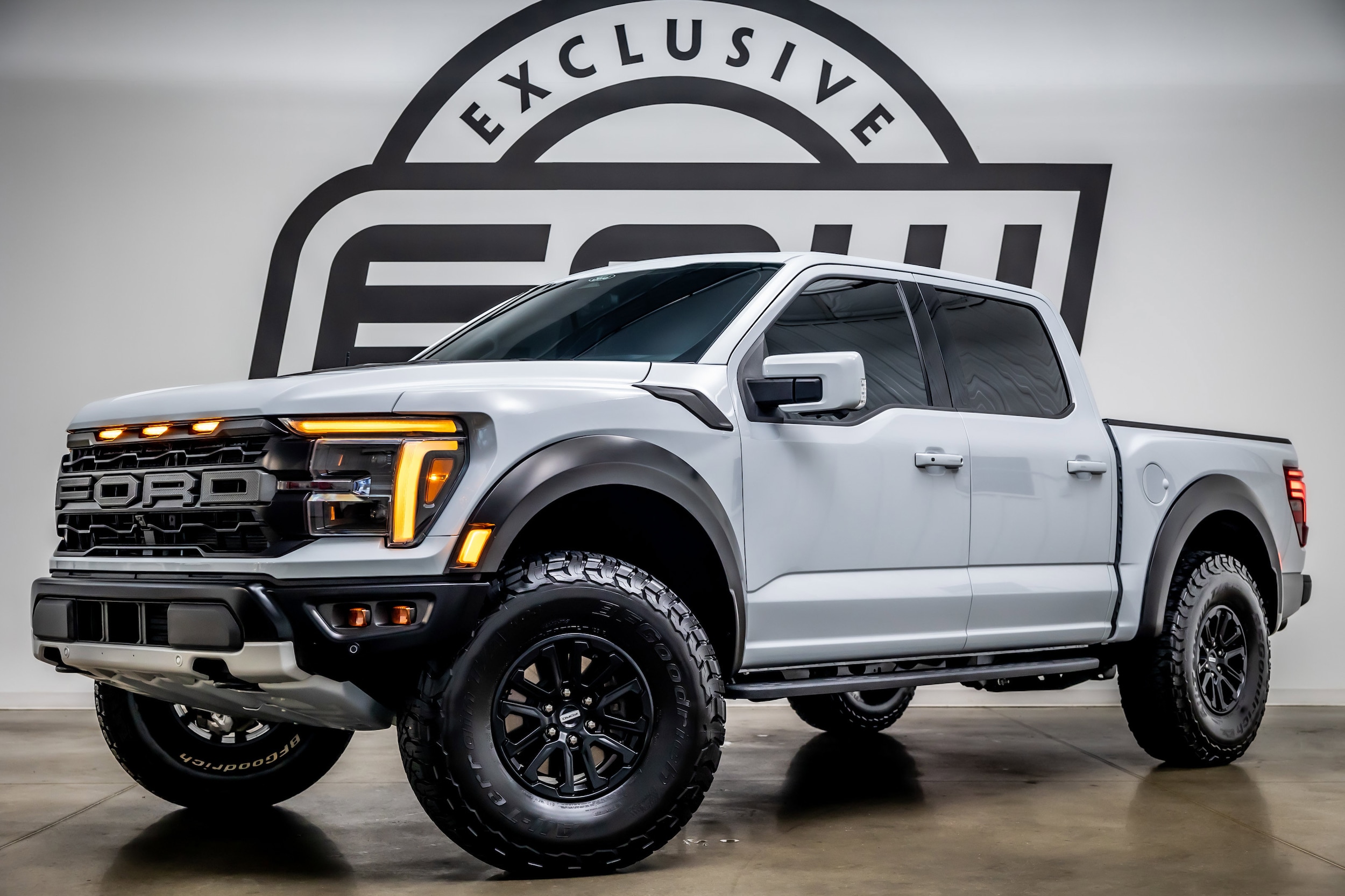 2025 Ford F-150 Raptor 4x4 SuperCrew 5-1/2 Box's photo