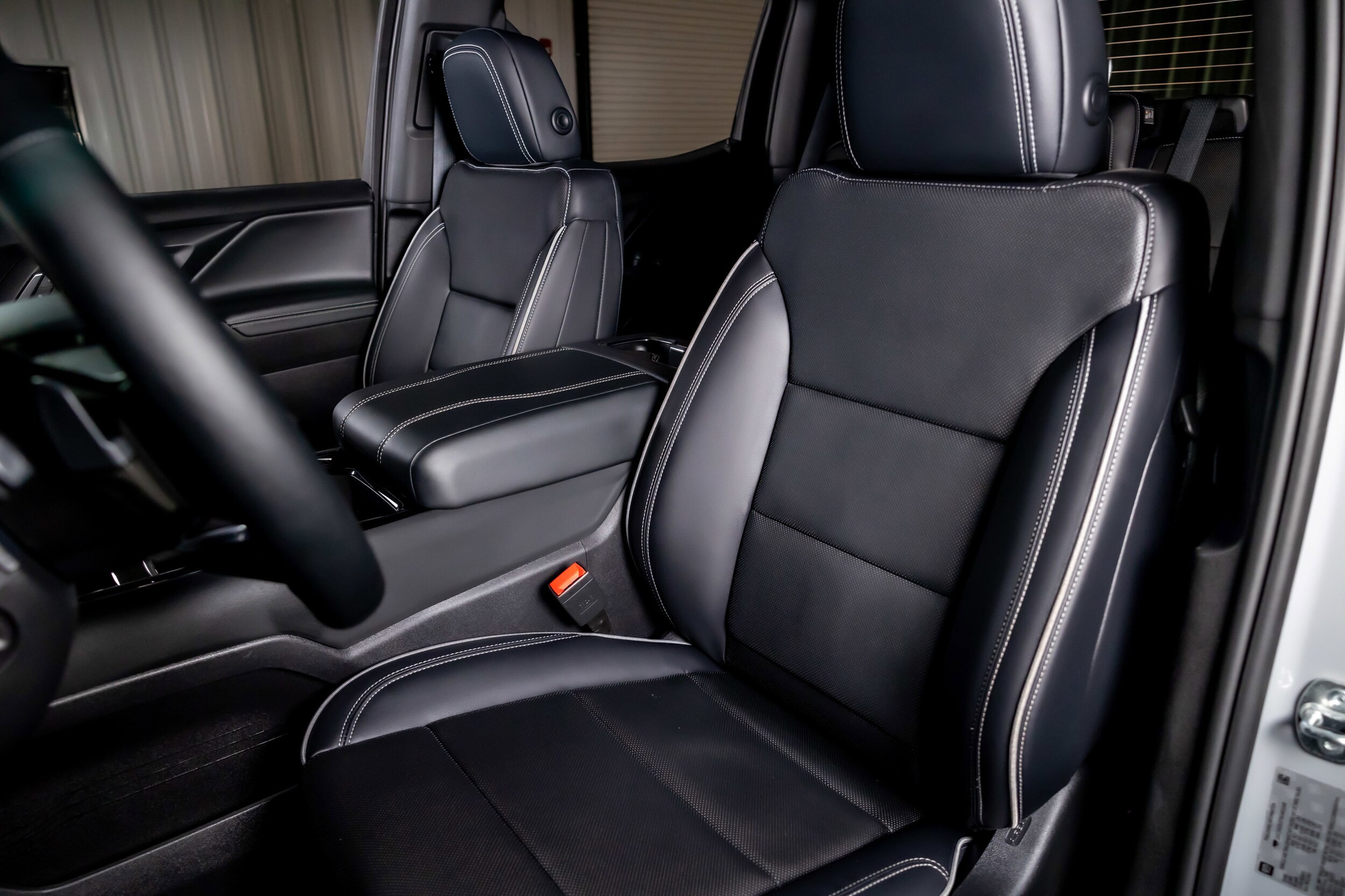 2025 Chevrolet Silverado EV LT photo 4