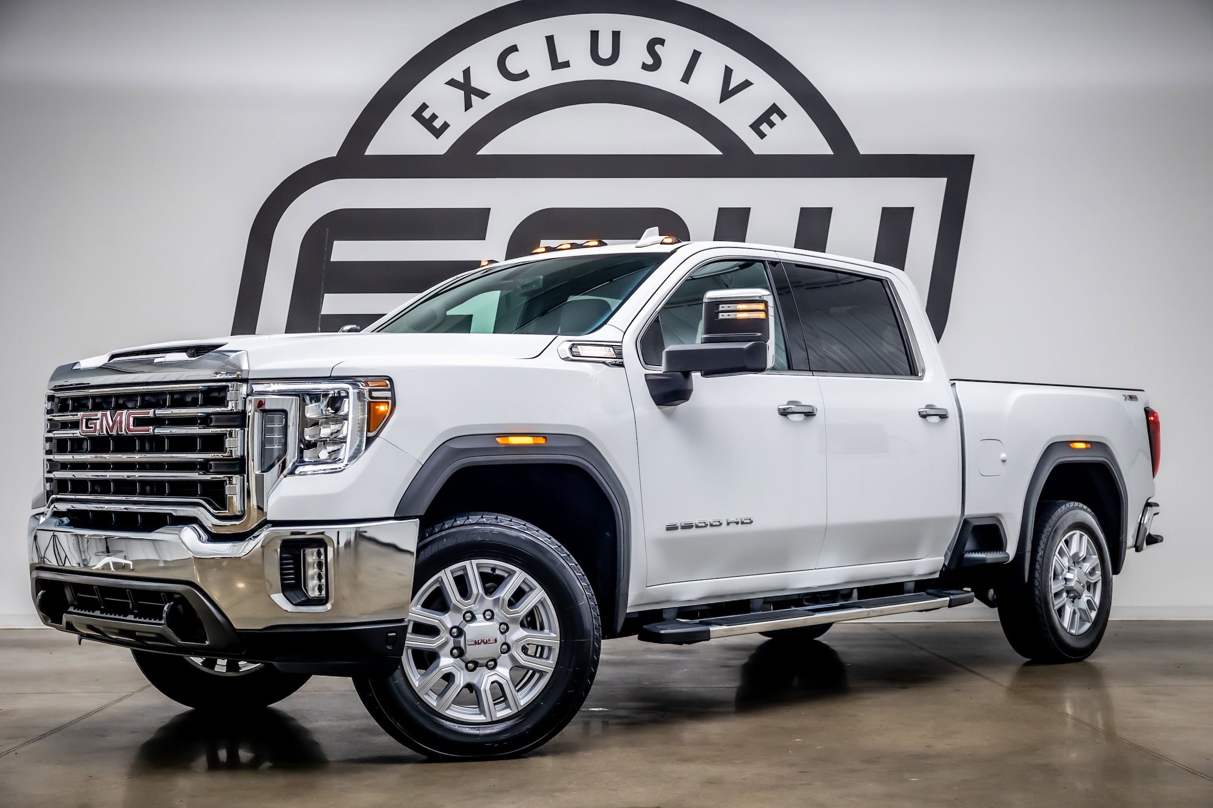 2023 GMC Sierra 4WD Crew Cab Standard Box SLT's photo