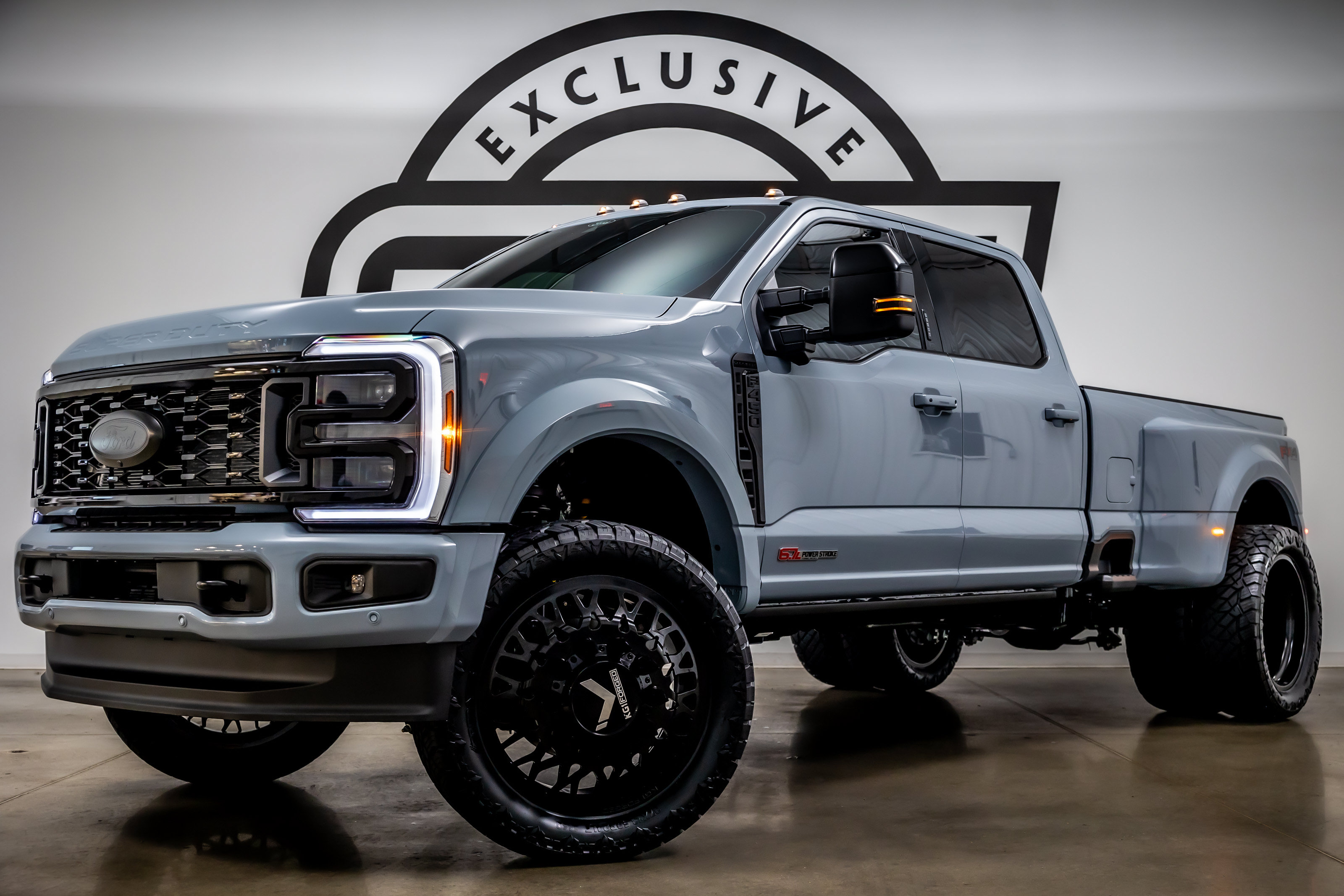 2027 Ford F-450 Platinum 4WD Crew Cab 8 Box Truck Crew Cab