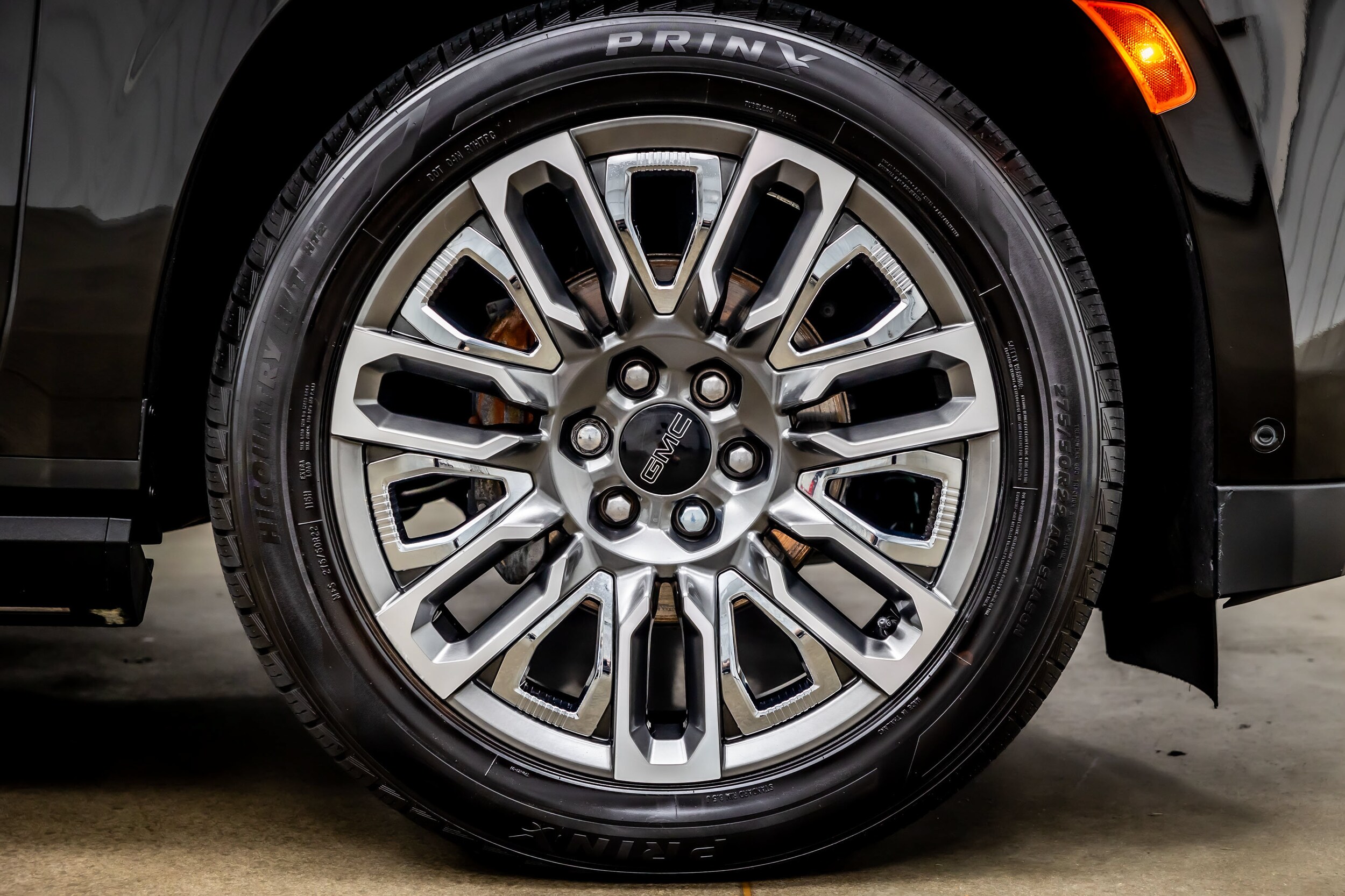 2024 GMC Yukon Denali Ultimate - Photo 38