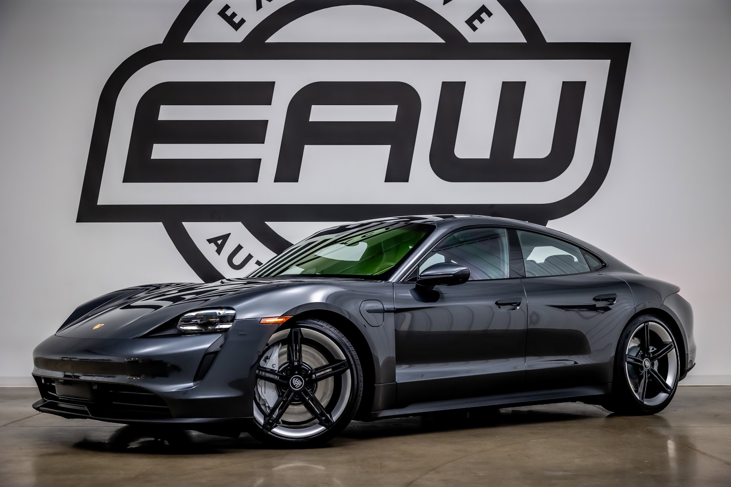 2020 Porsche Taycan S's photo