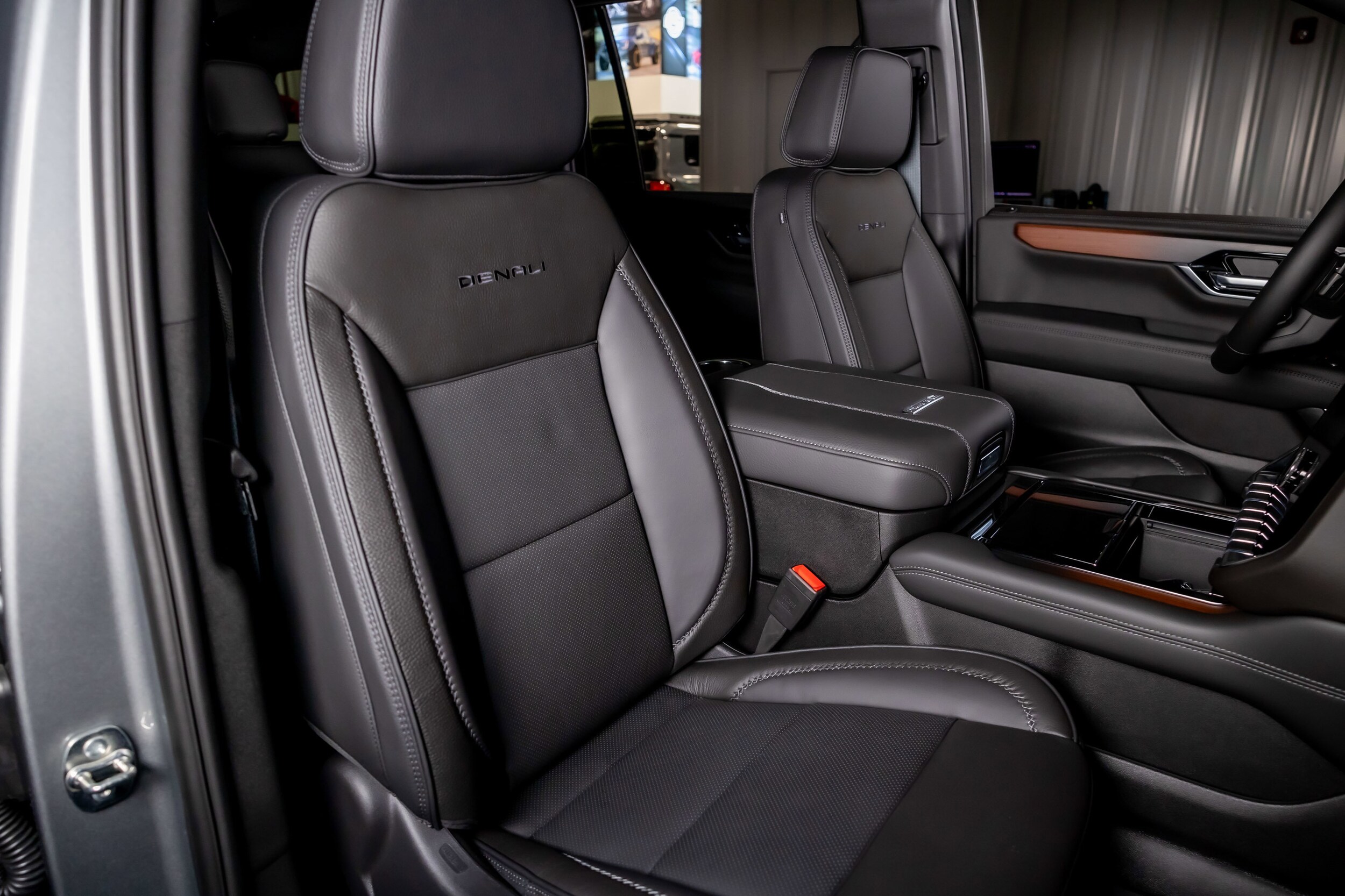 2026 GMC Yukon XL Denali - Photo 19