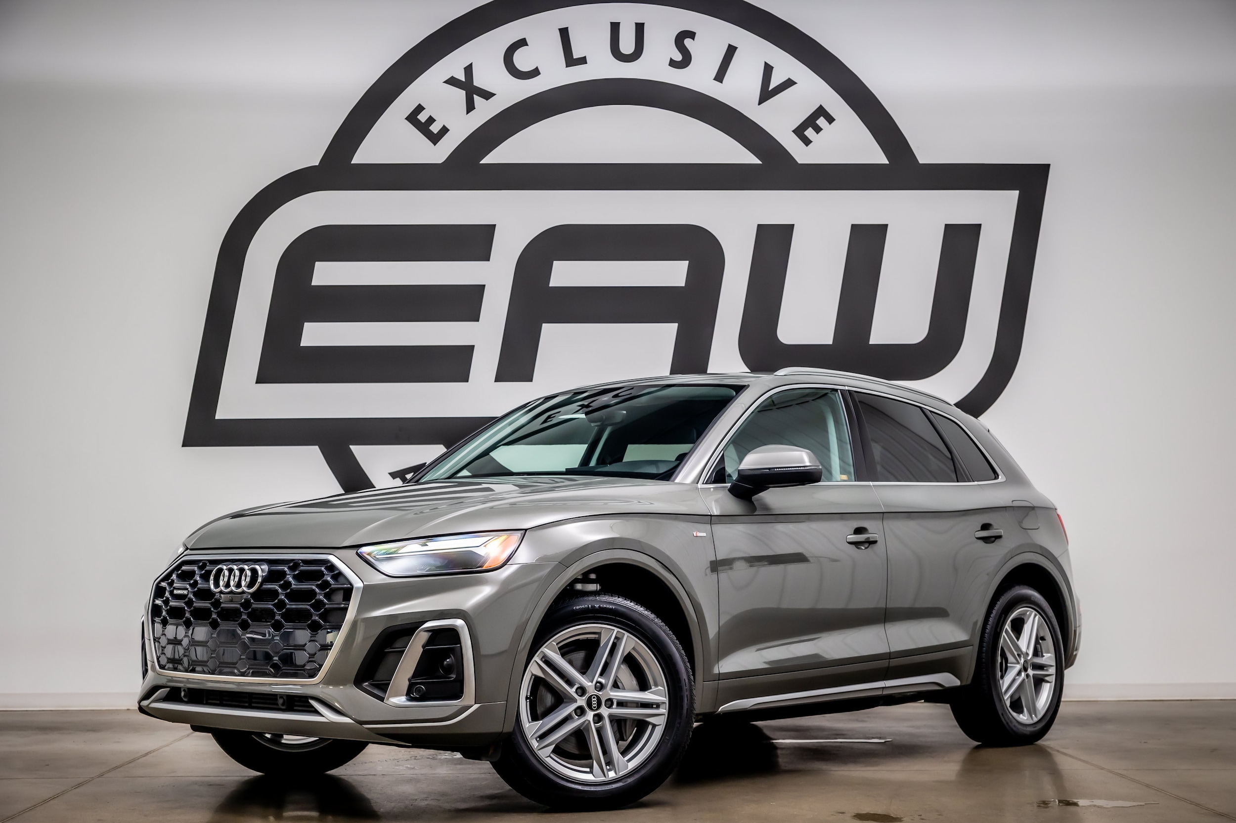 2025 Audi Q5 55 e Premium Plus's photo