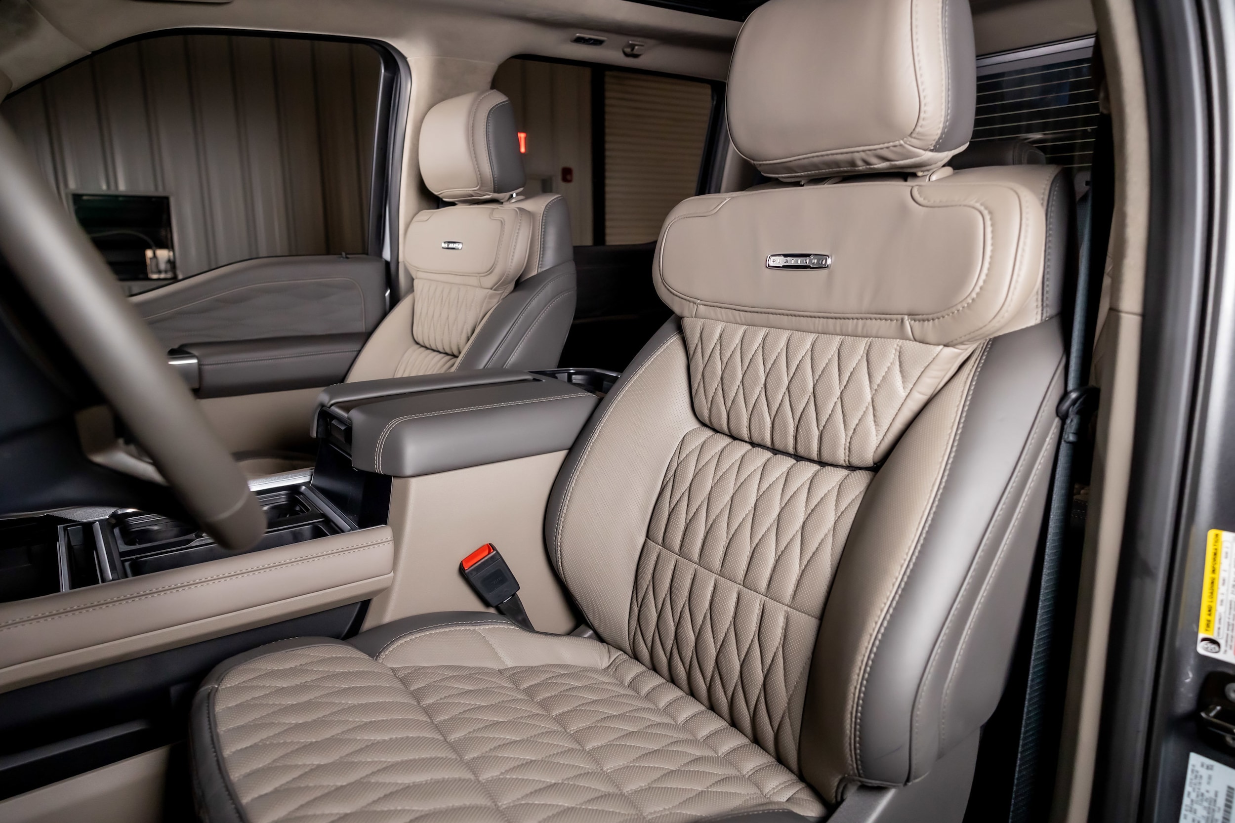 2026 Ford F-450 Platinum photo 4