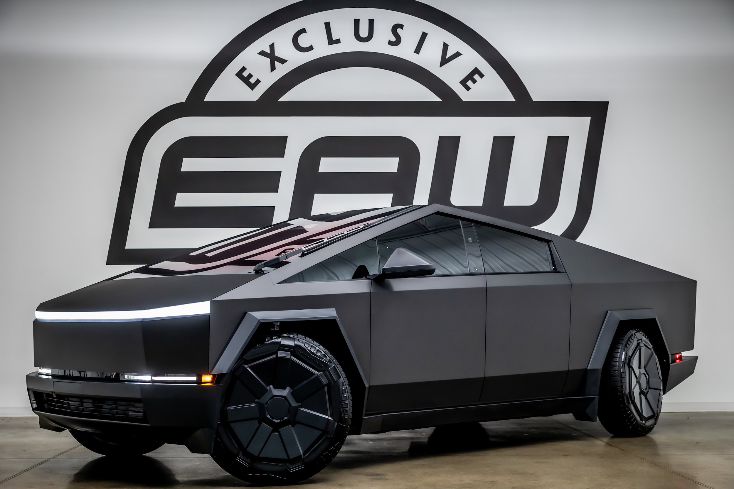 2025 Tesla Cybertruck Base's photo